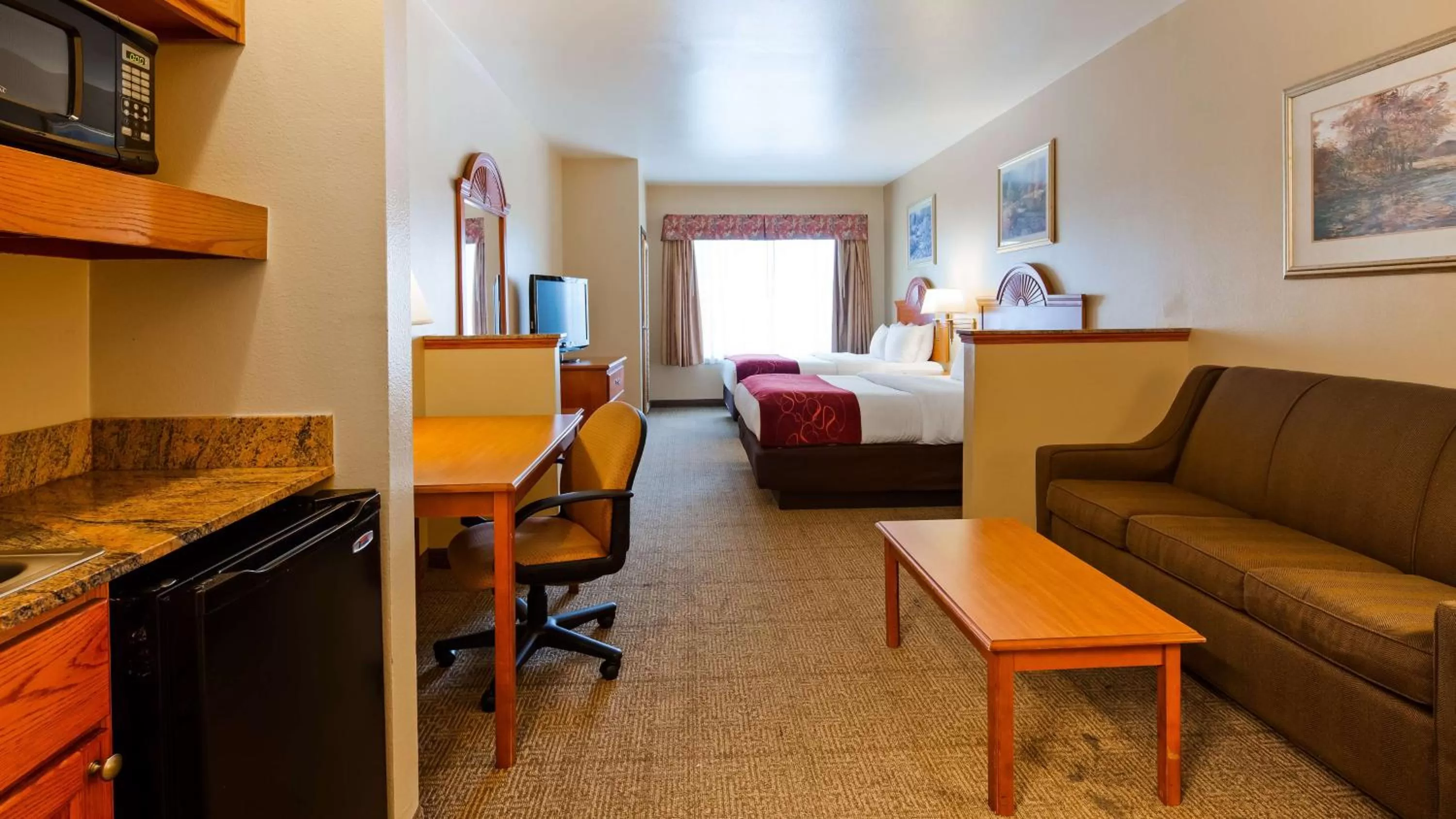 Photo of the whole room, Bed in SureStay Plus Hotel by Best Western Mesquite
