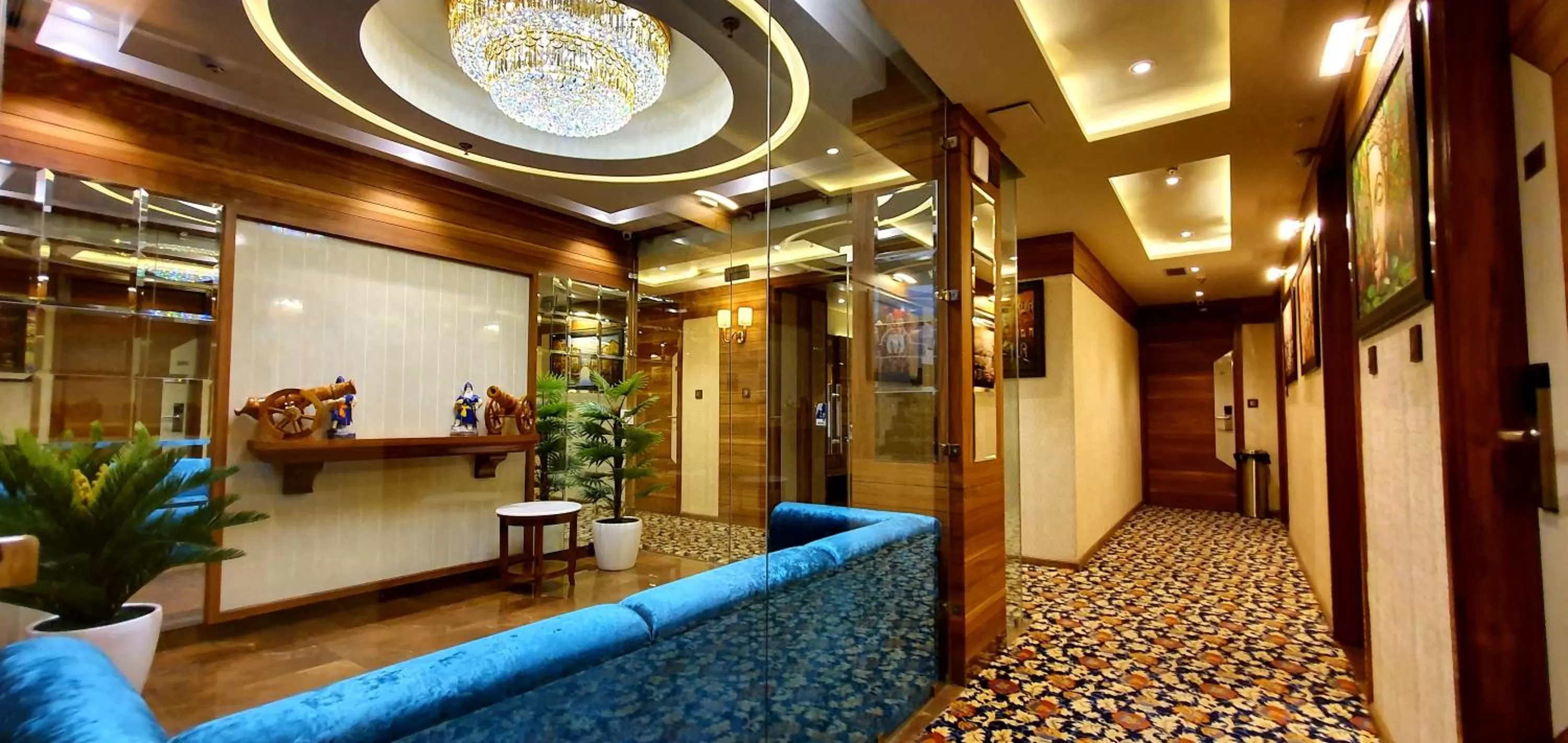 Hotel Makhan Residency