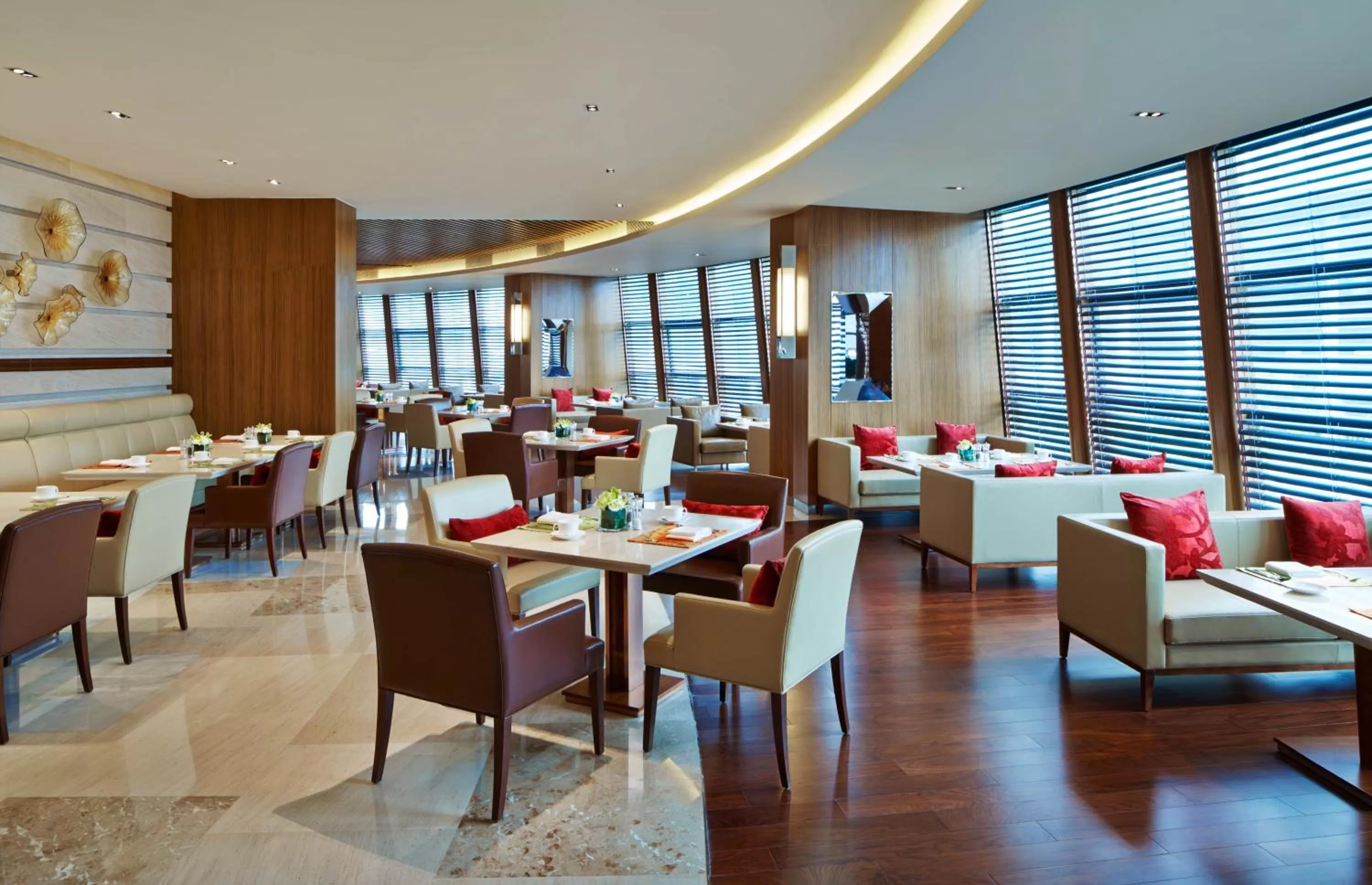 Restaurant/places to eat in Courtyard by Marriott Hangzhou Qianjiang