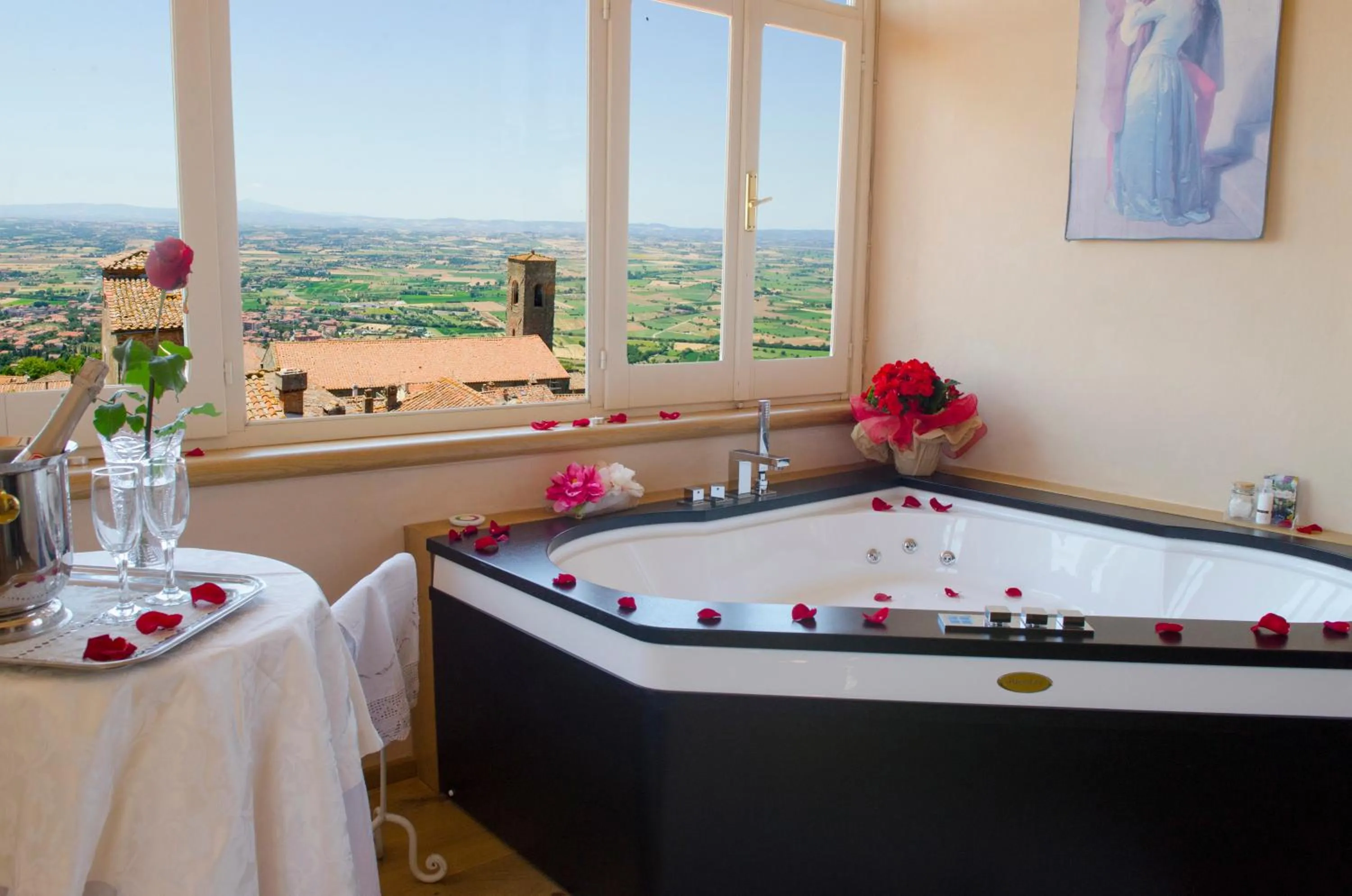Hot Tub in Hotel San Michele
