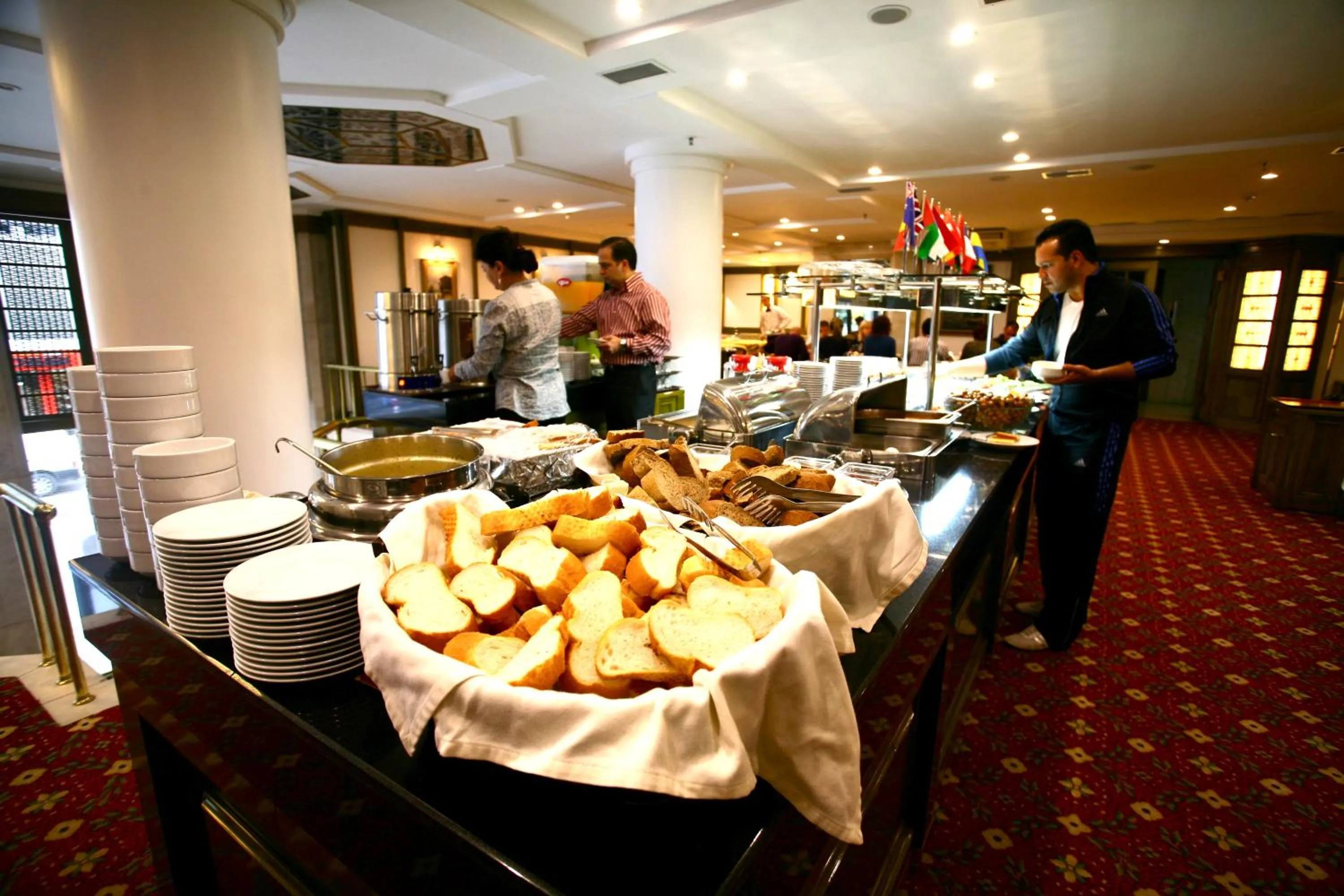 Restaurant/places to eat in Istanbul Royal Hotel