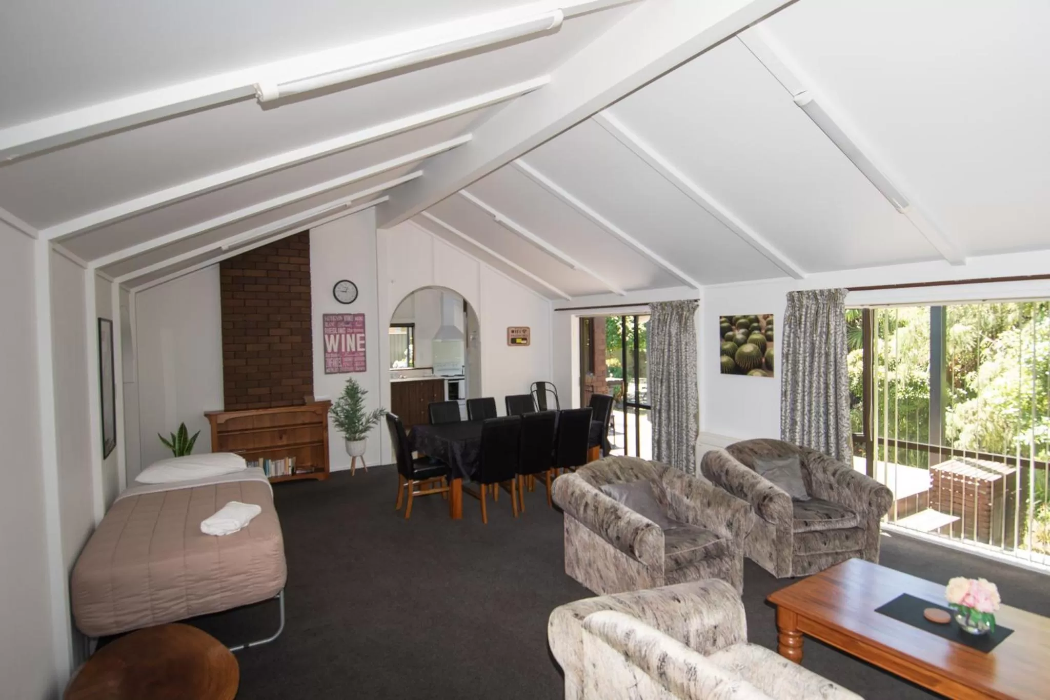 Living room in Middle Park Motel