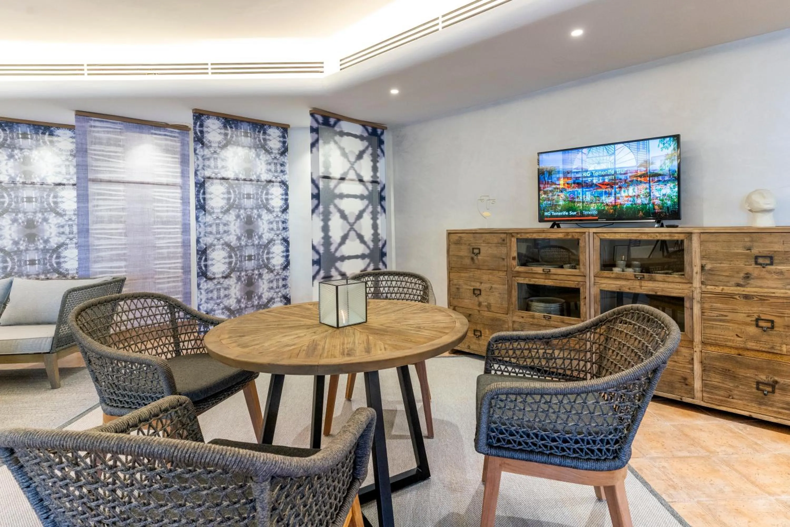 Restaurant/places to eat, Seating Area in Aparthotel HG Cala Llonga