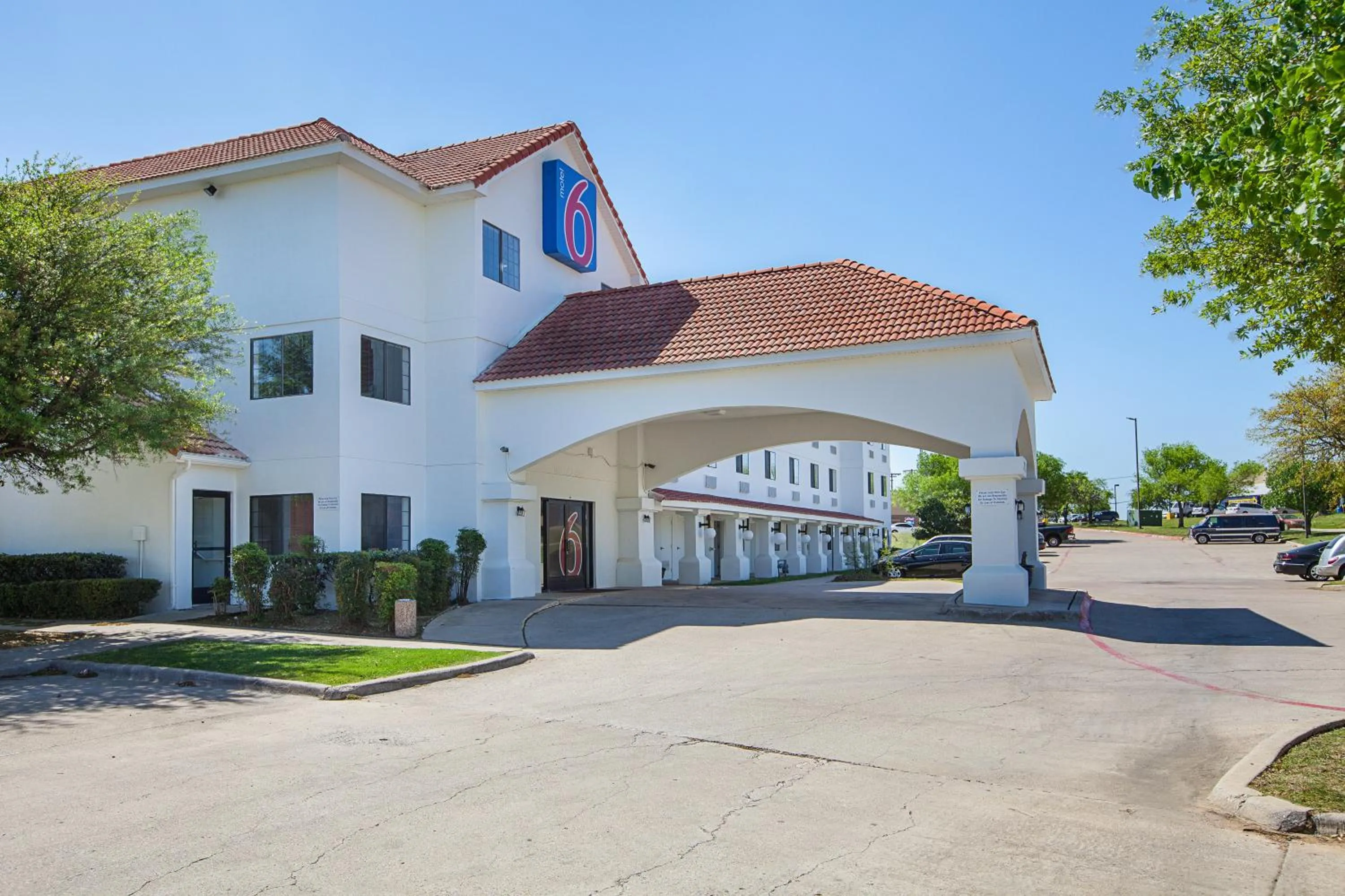 Property building in Motel 6-Bedford, TX - Fort Worth