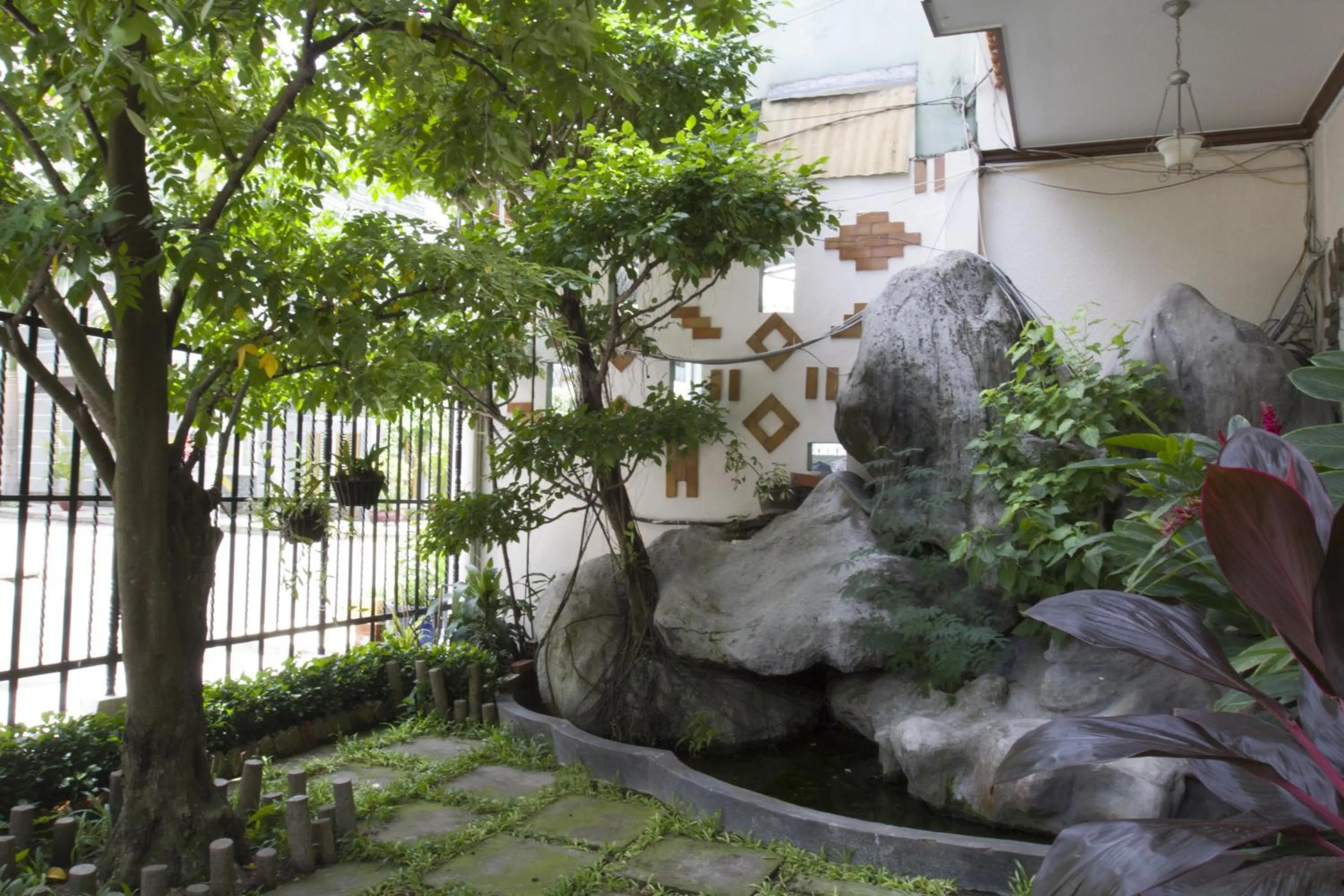 Garden in Spring Hotel