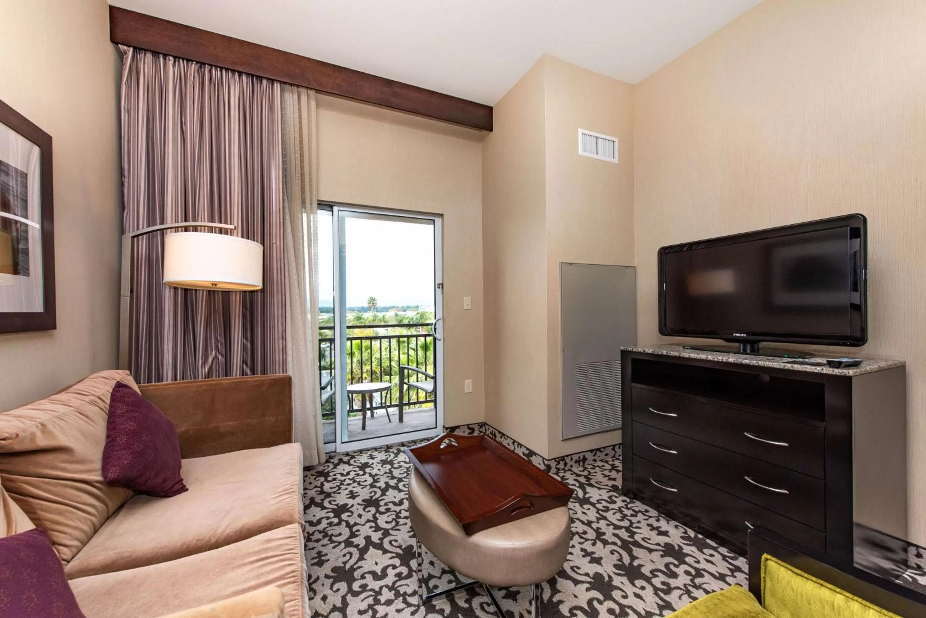 Living room in Homewood Suites by Hilton Oxnard/Camarillo