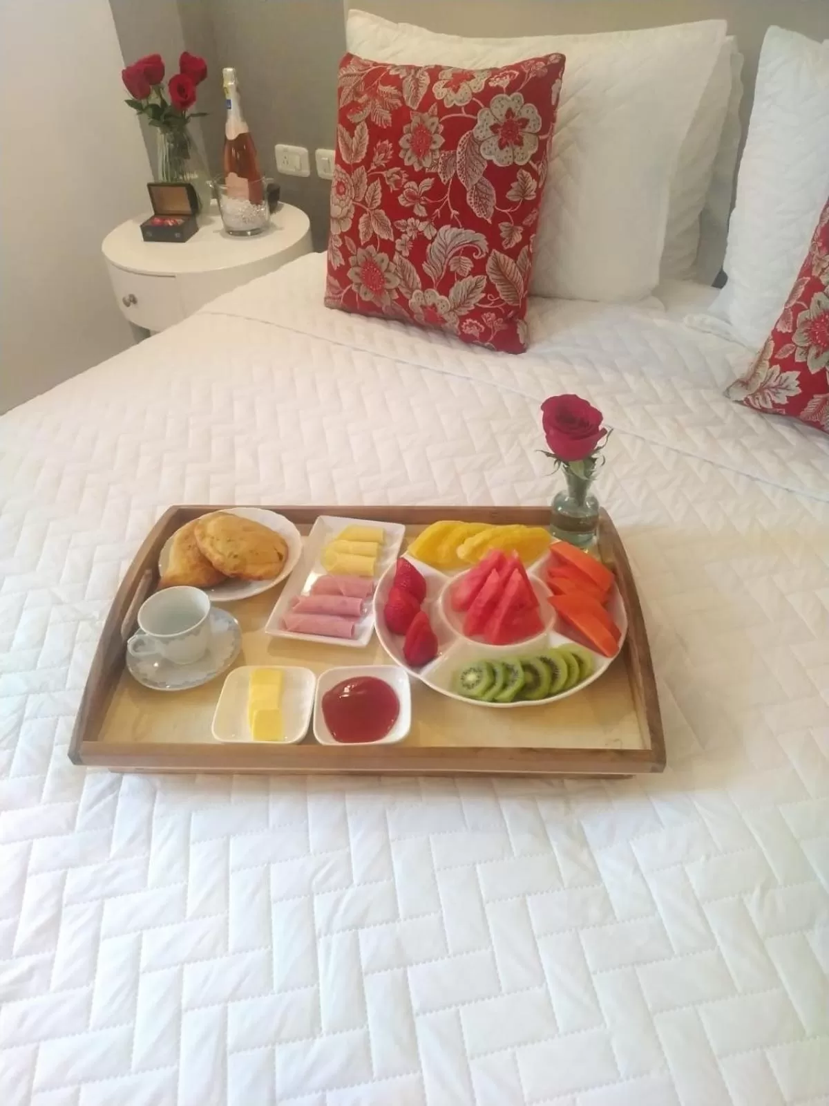 Food, Bed in Adamas House Hotel Boutique