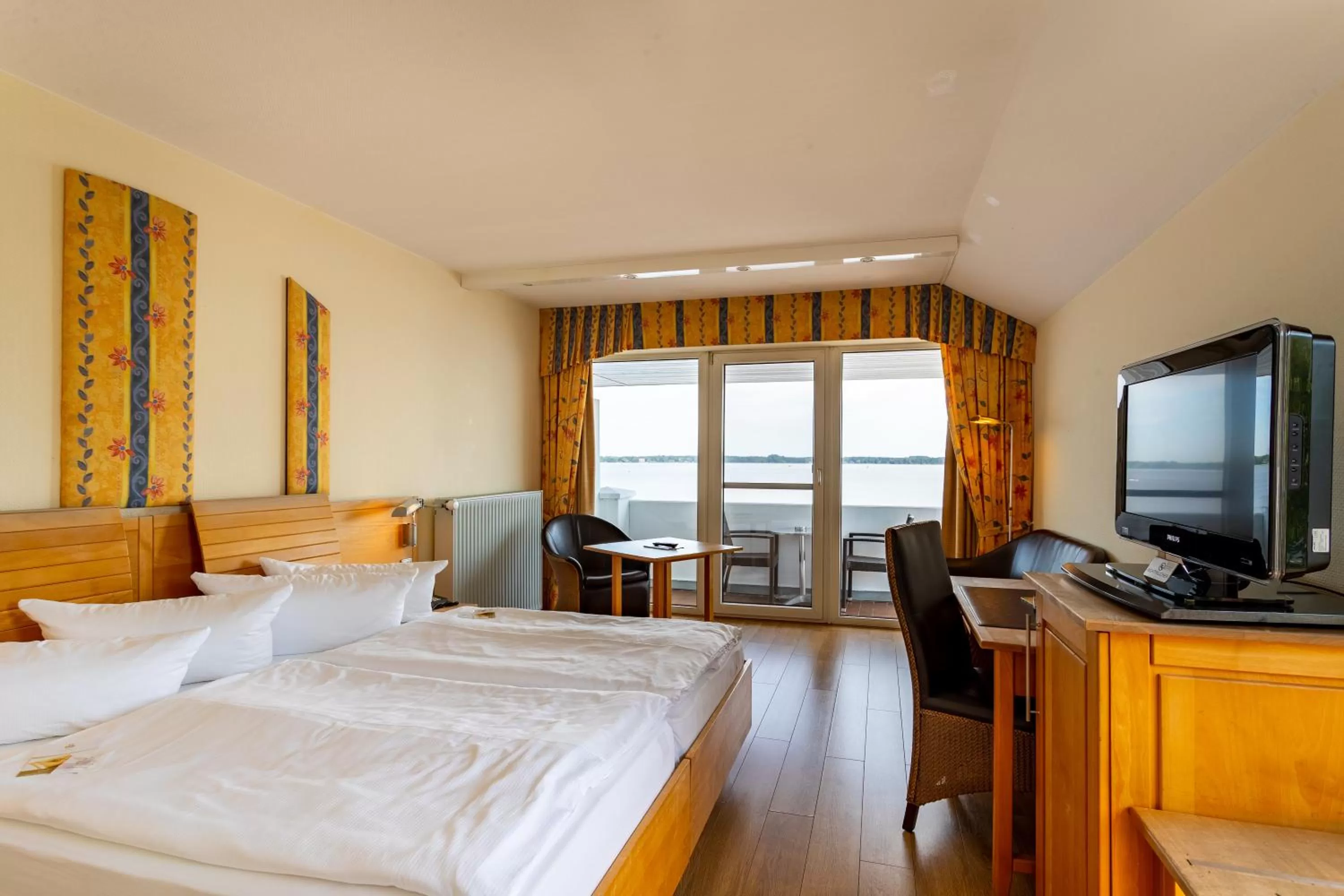 Bedroom, Bed in Seehotel Fährhaus