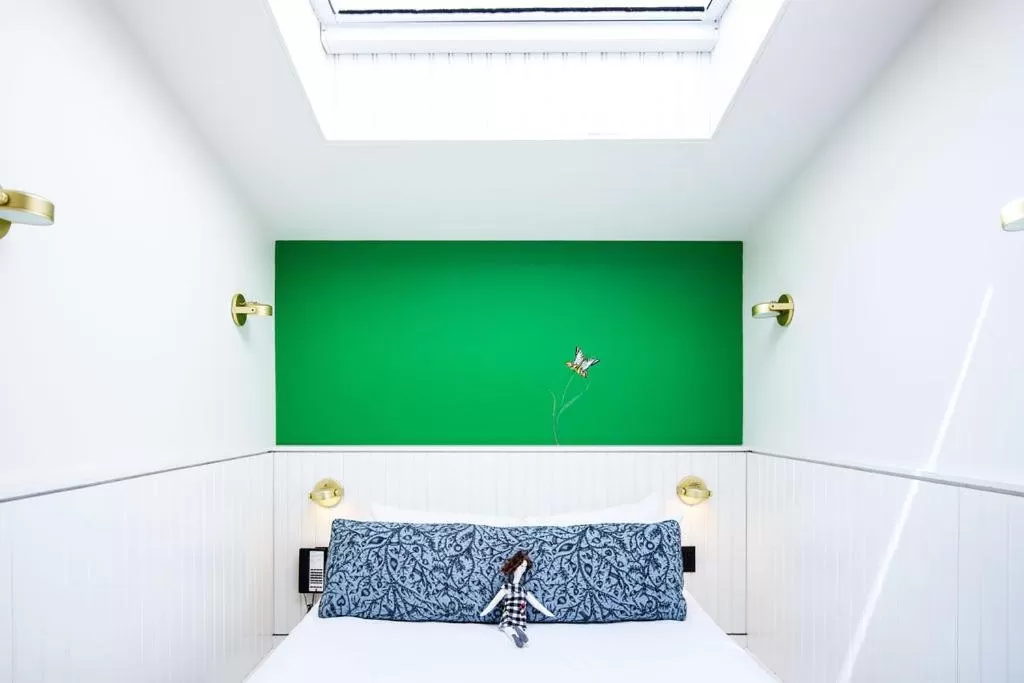 Bed in Drake Devonshire and Motor Inn