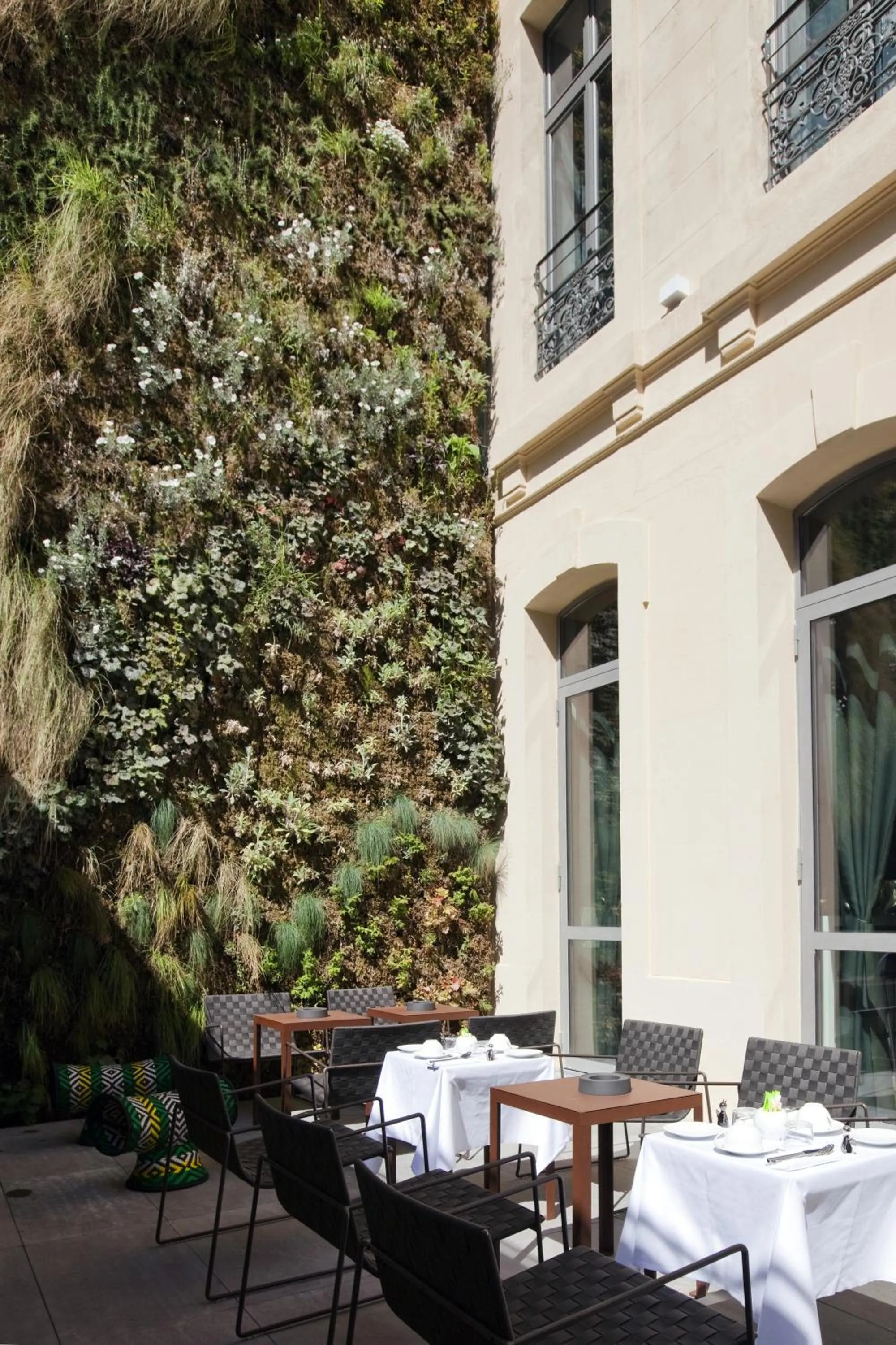 Decorative detail in Hotel C2