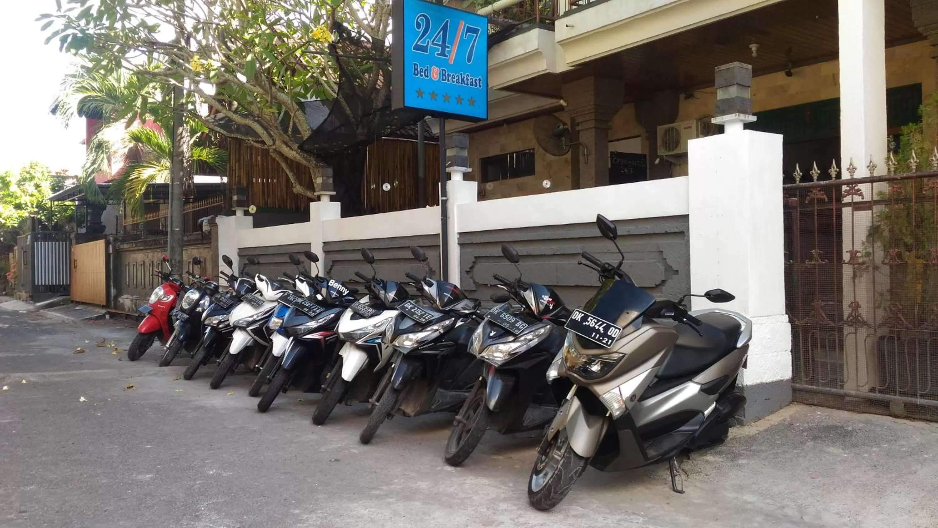 Entertainment in 24/7 Bed & Breakfast