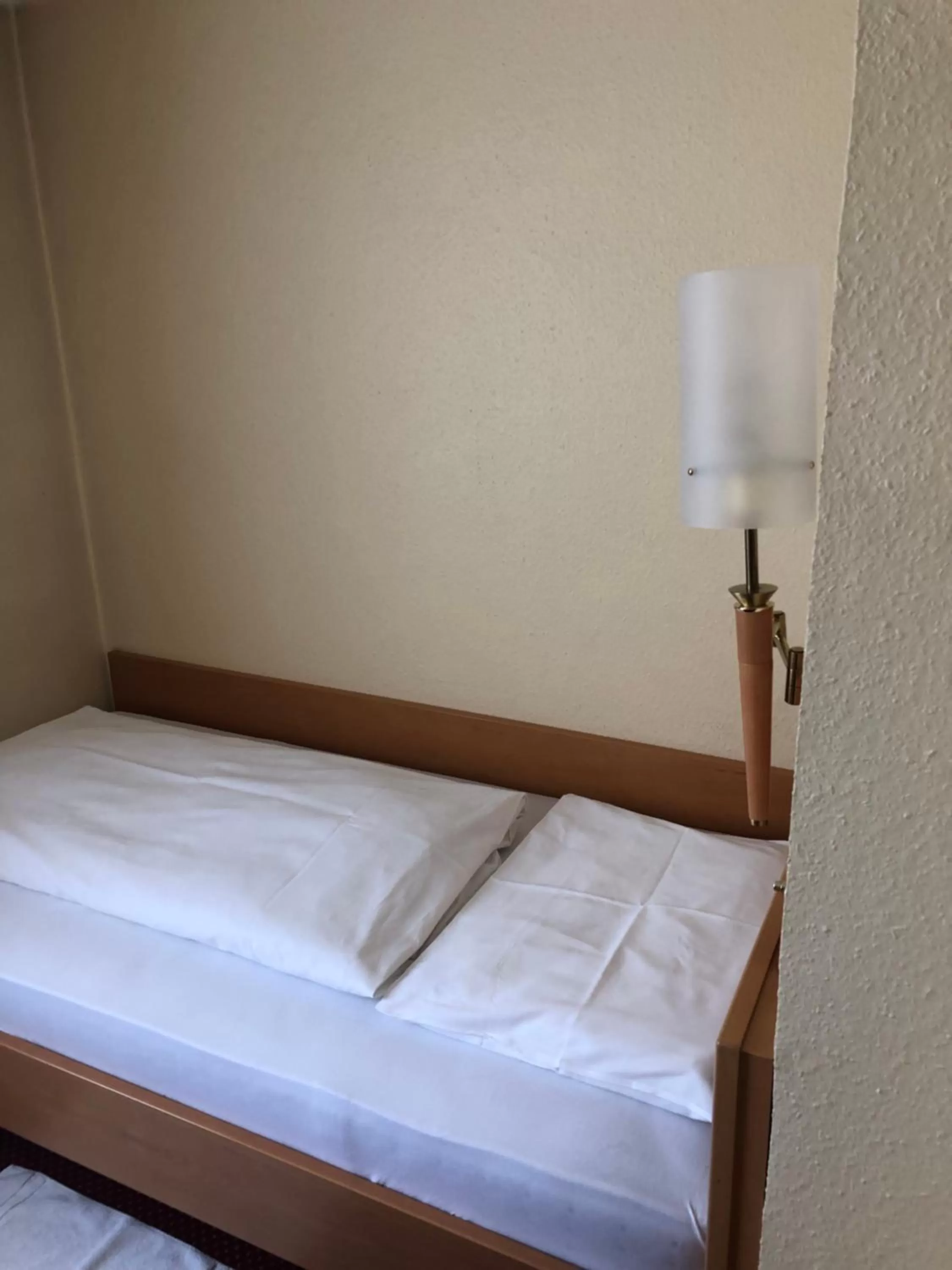 Bed in Hotel Pflieger