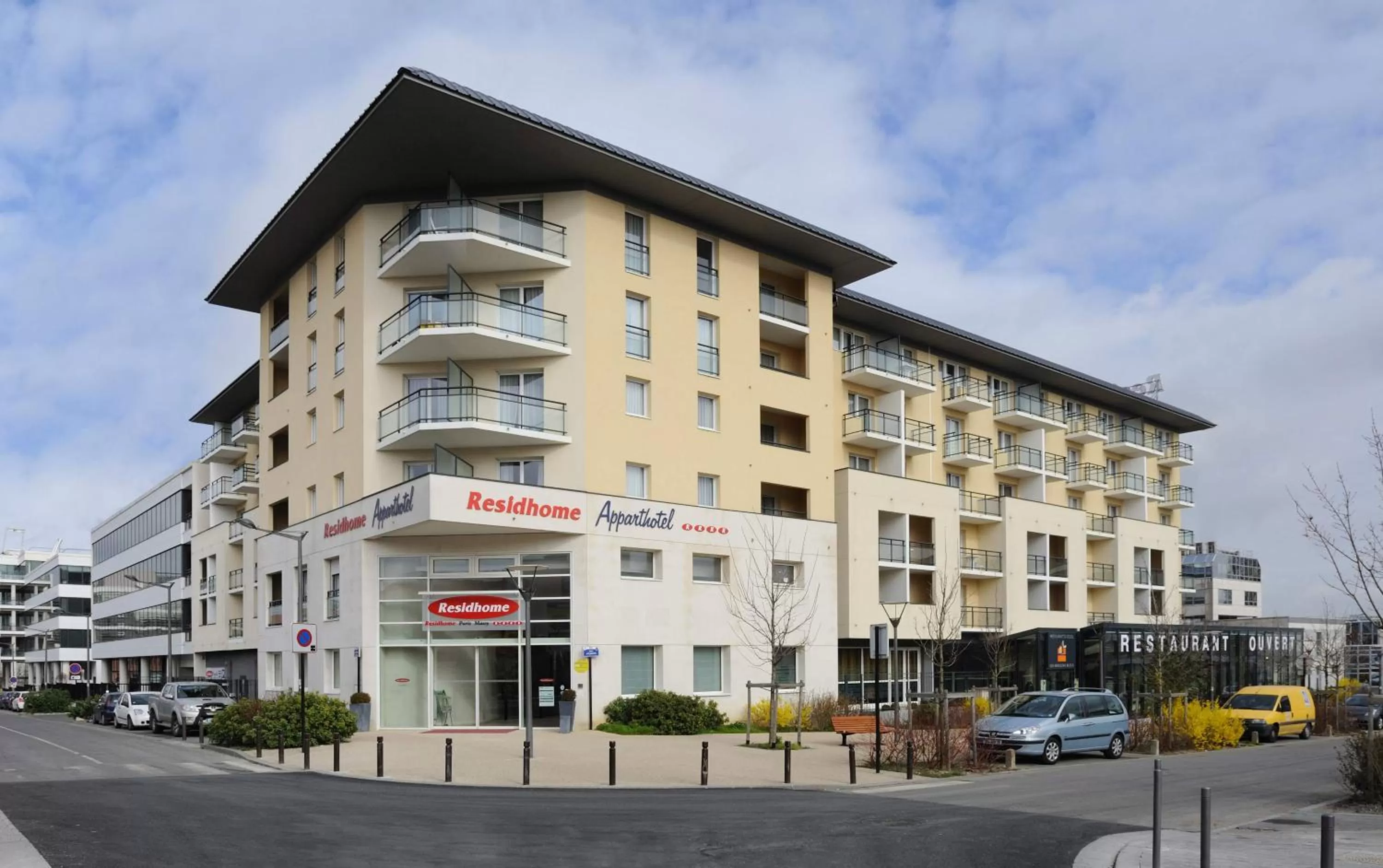 Facade/entrance in Residhome Paris-Massy