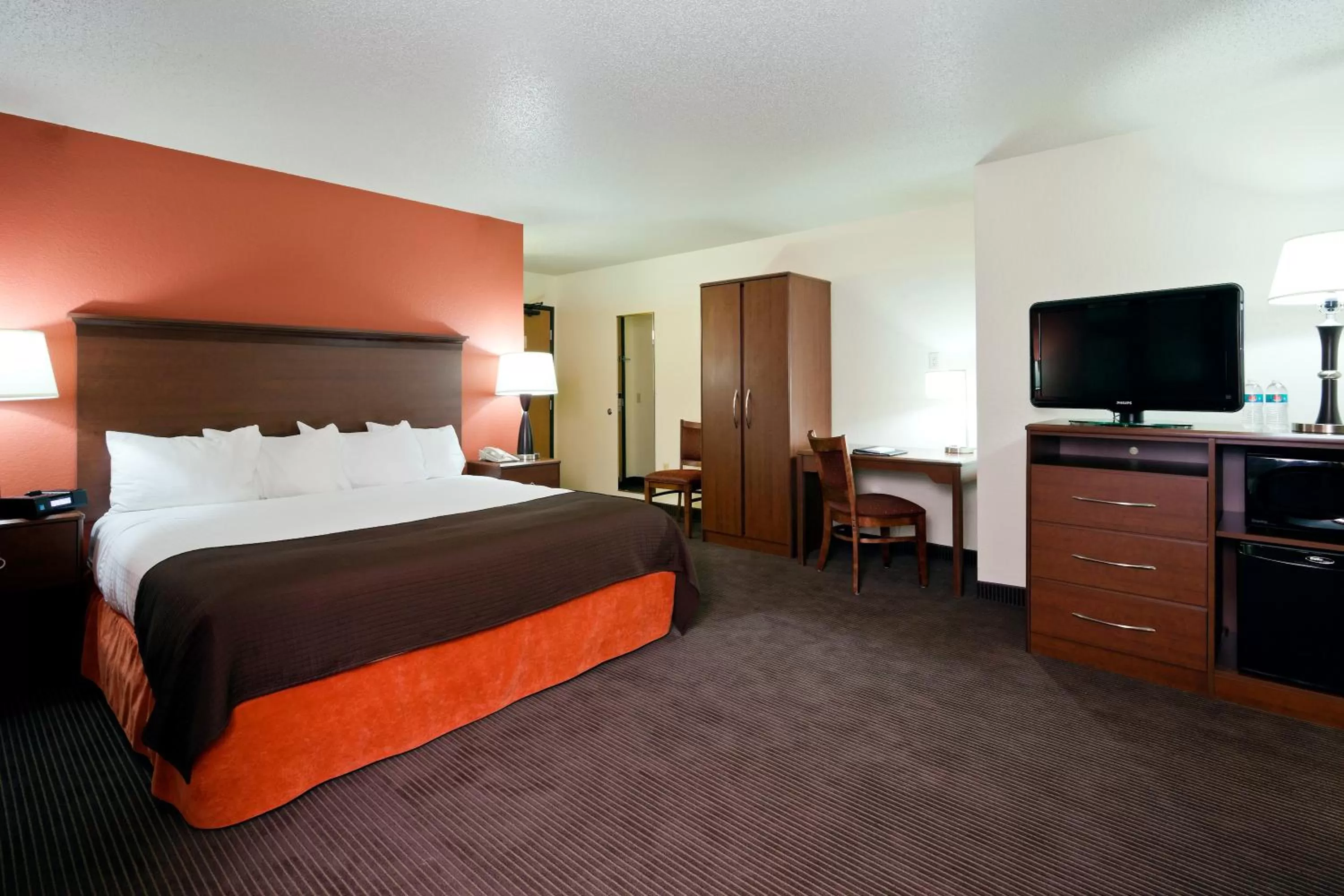 Photo of the whole room, Bed in Comfort Inn & Suites
