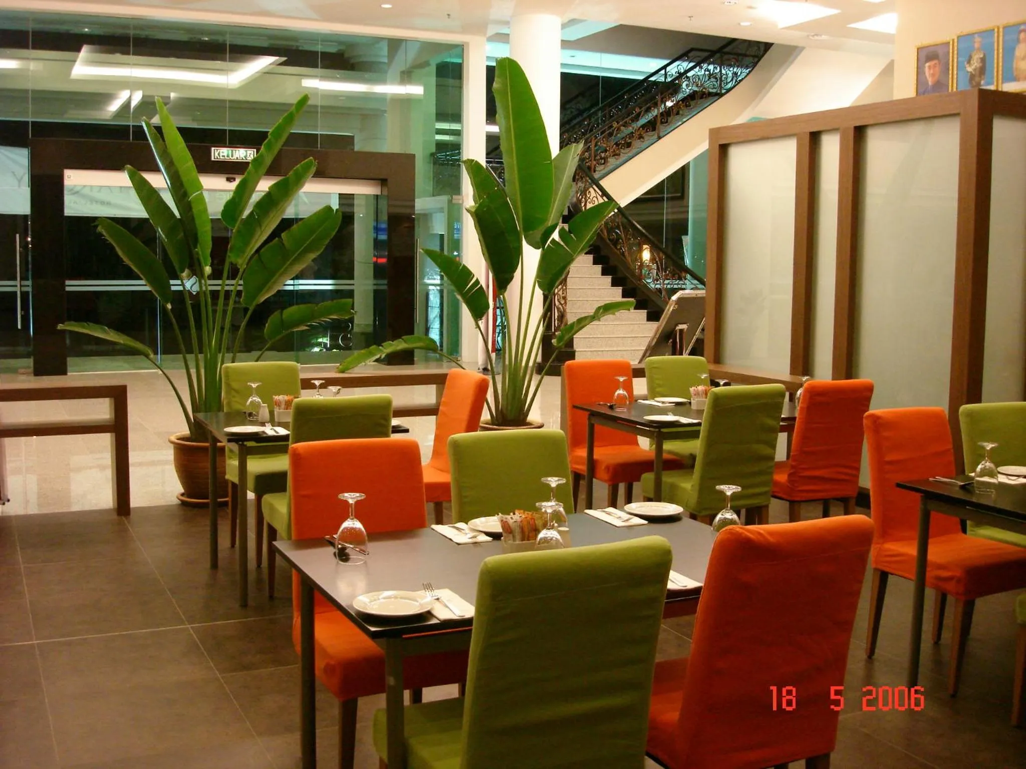 Restaurant/places to eat in StarCity Hotel