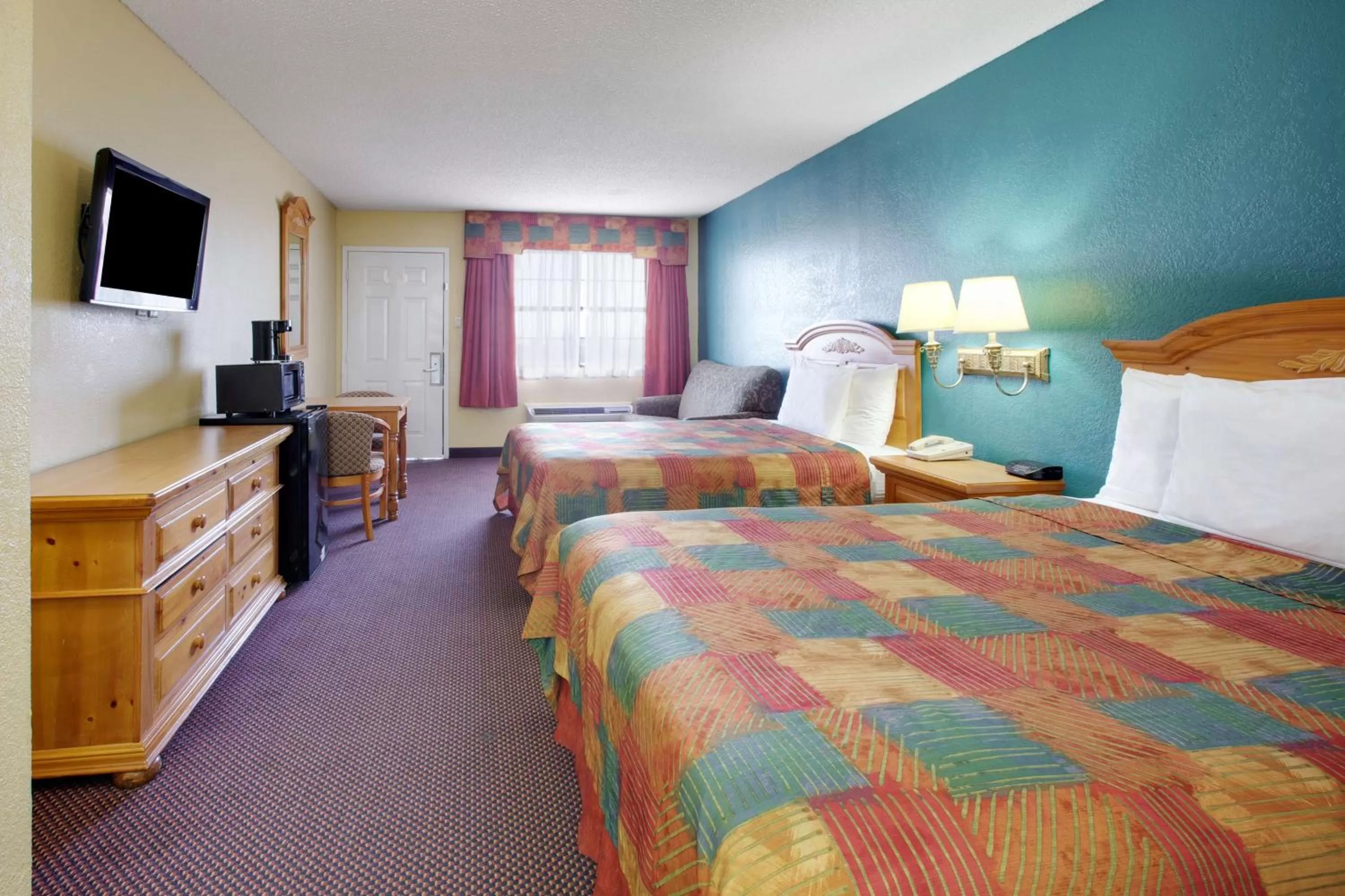 Queen Room with Two Queen Beds - Non-Smoking in Baymont by Wyndham Terrell