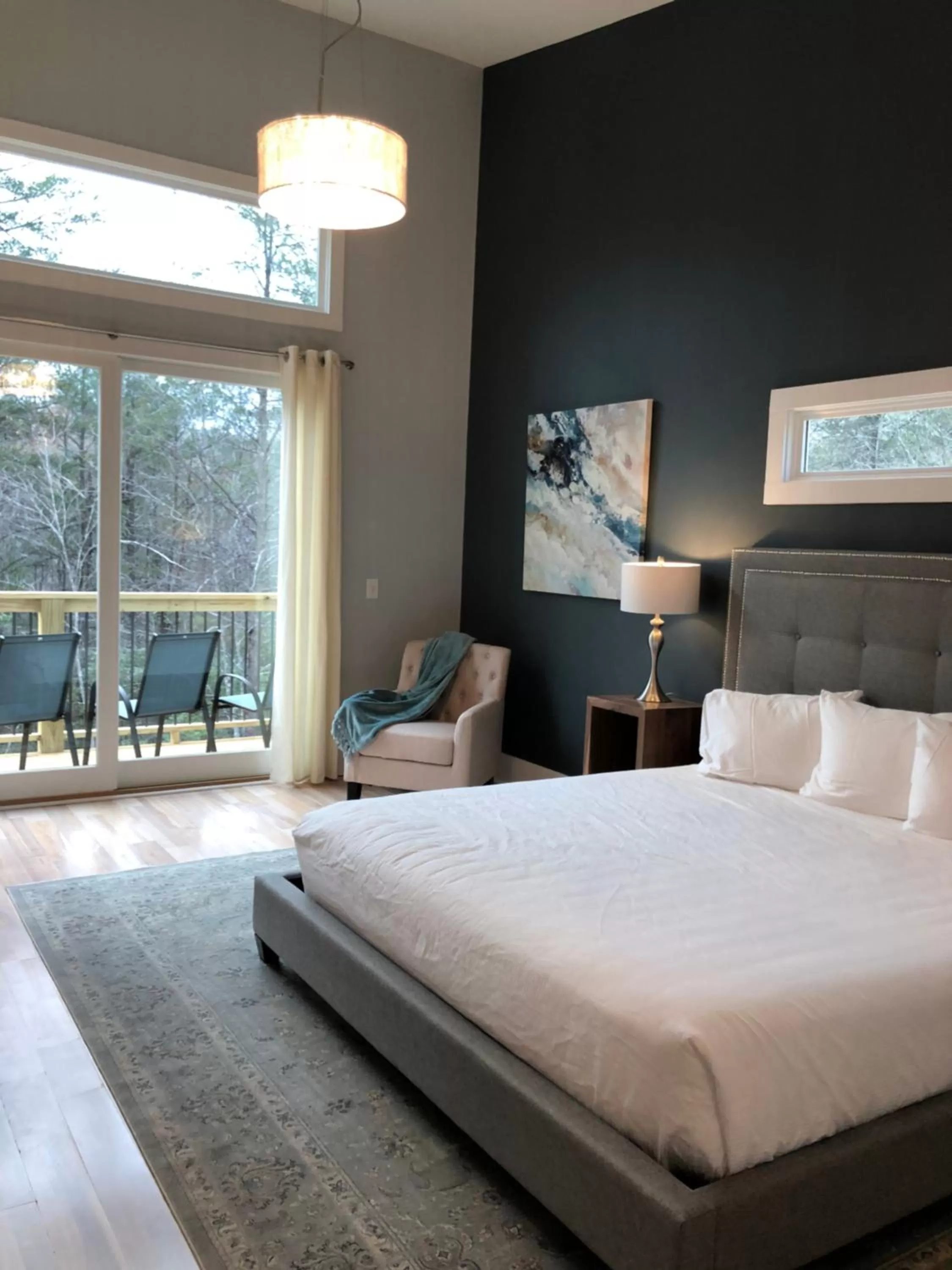 Bed in The Limelight Inn