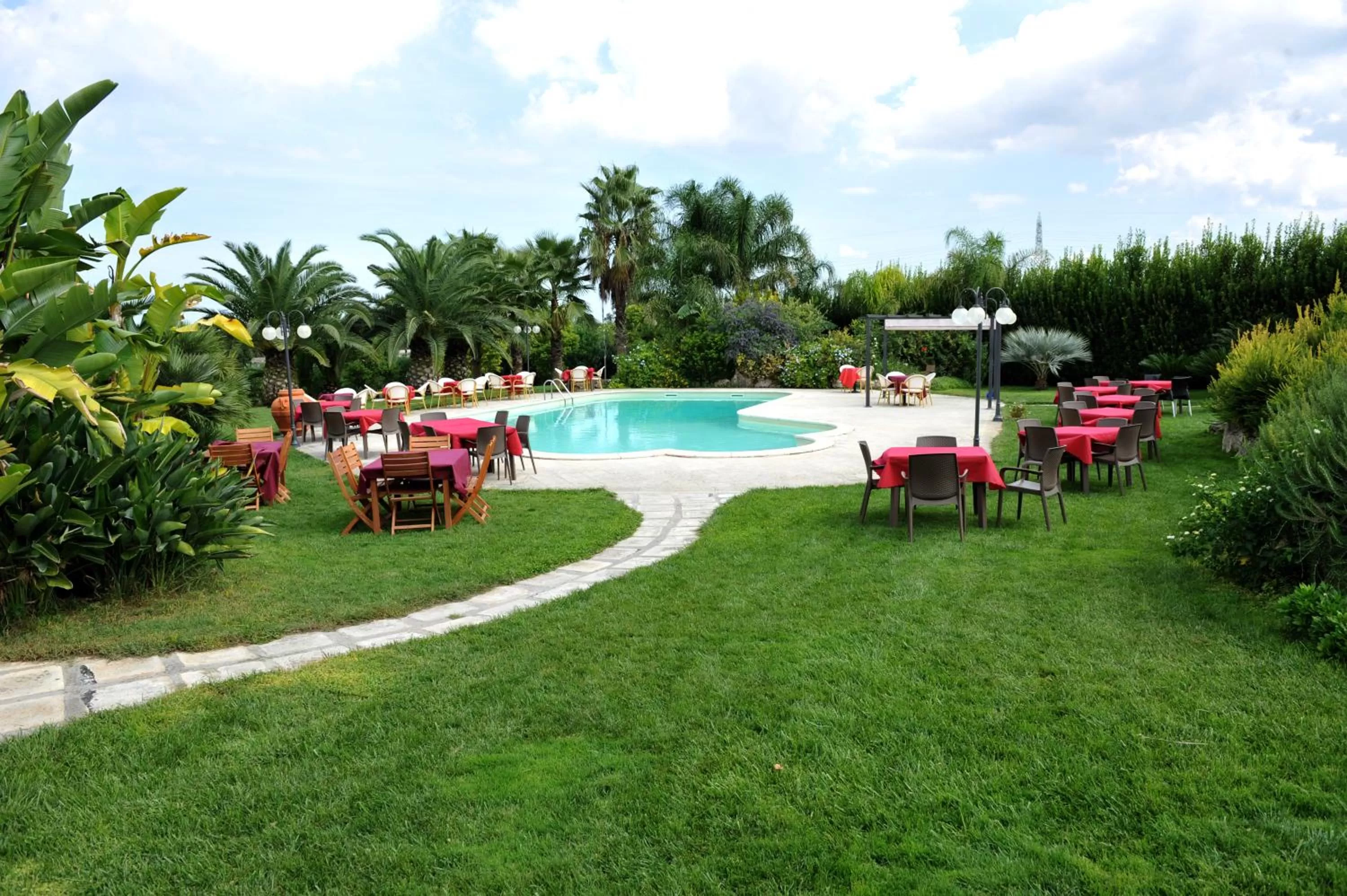 Swimming pool in B&B Lu Casale
