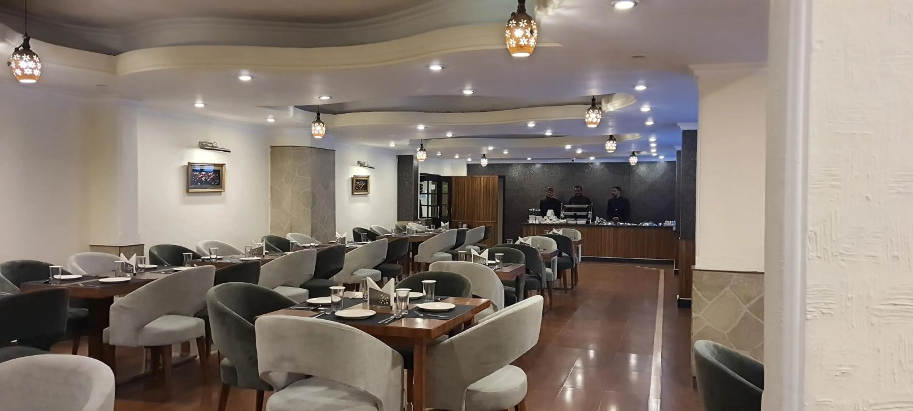 Restaurant/places to eat in Snow Valley Resorts Dalhousie