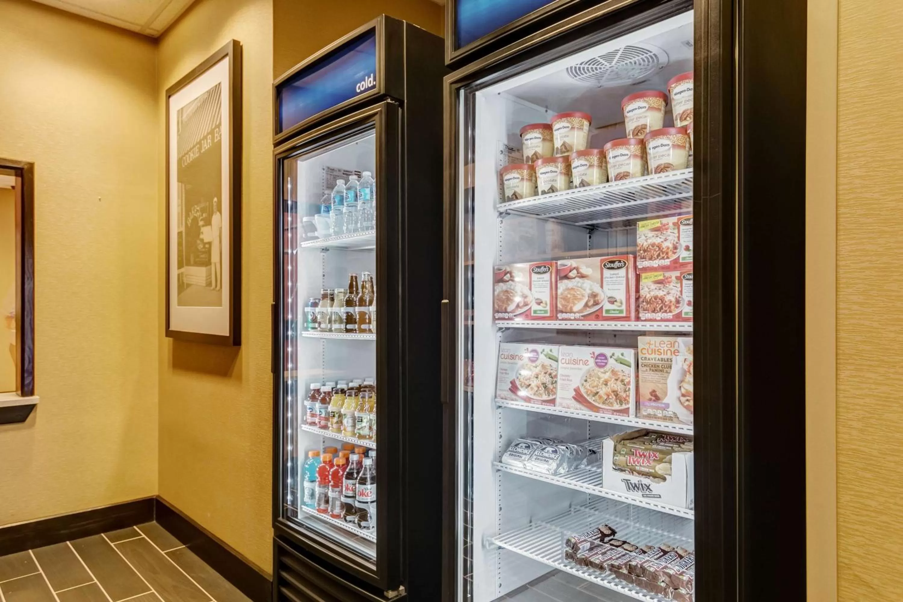 Restaurant/places to eat in Hampton Inn Poplar Bluff