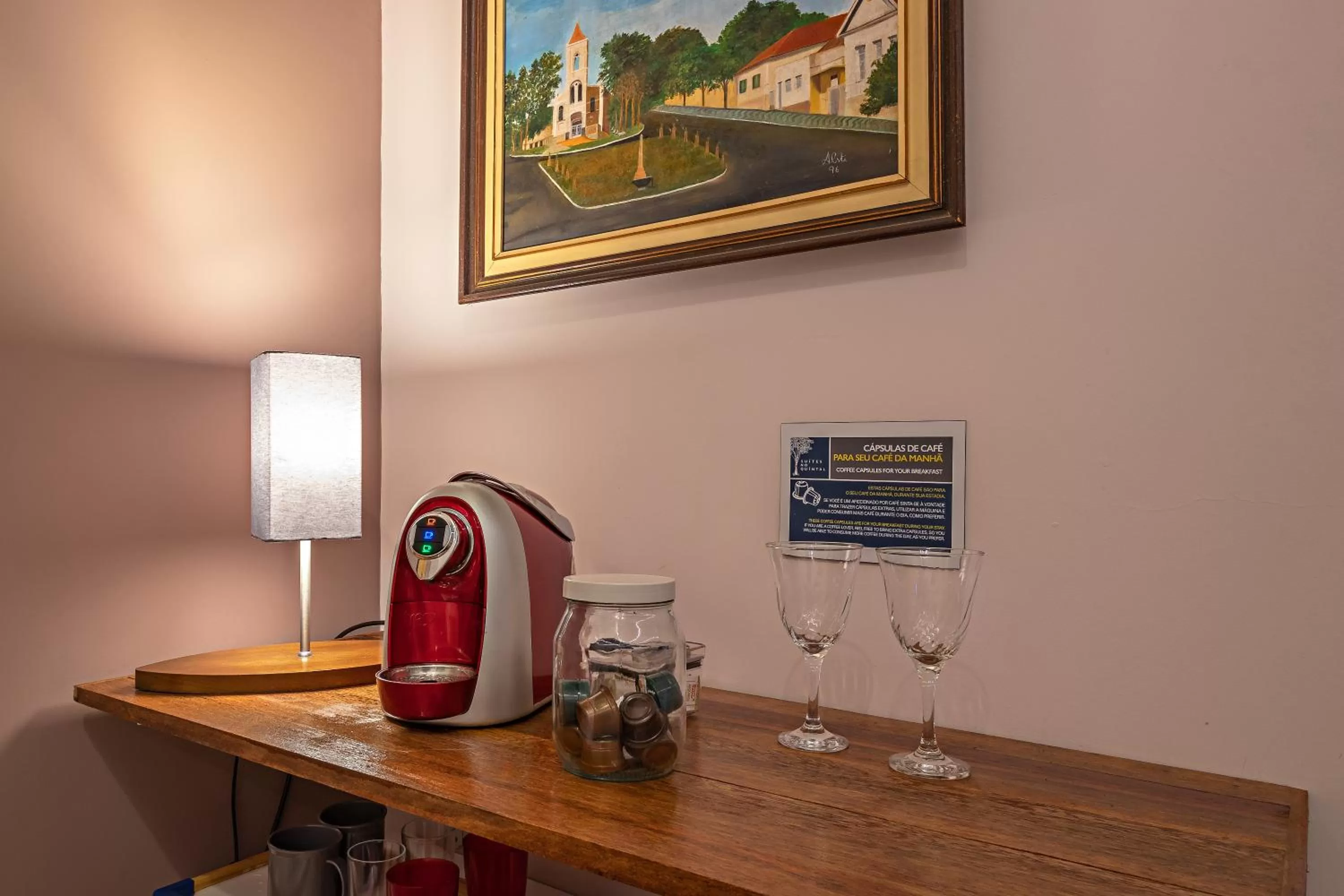 TV/Entertainment Center in Suítes no Quintal