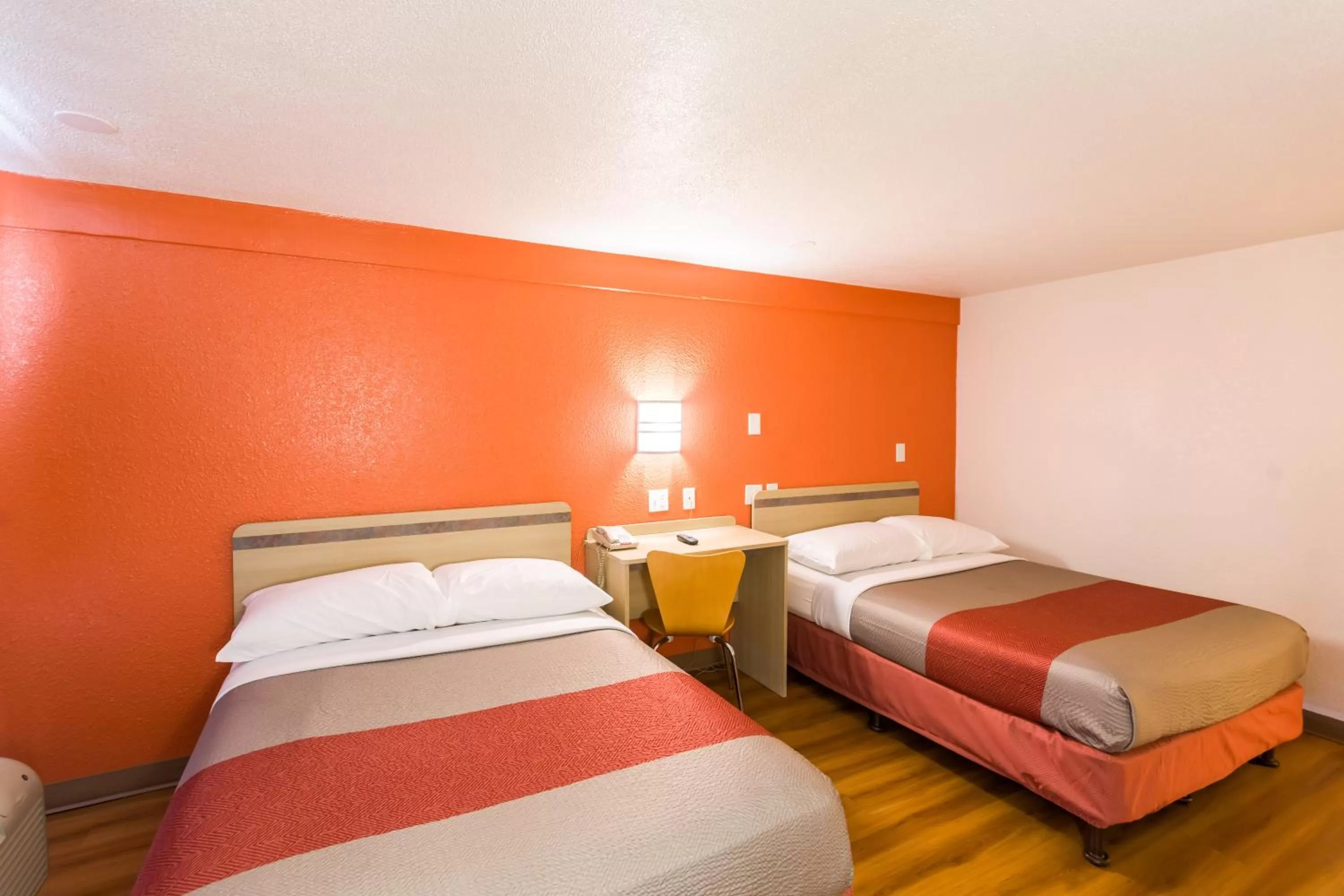 Bedroom, Bed in Travelodge by Wyndham Essington / Philadelphia Airport