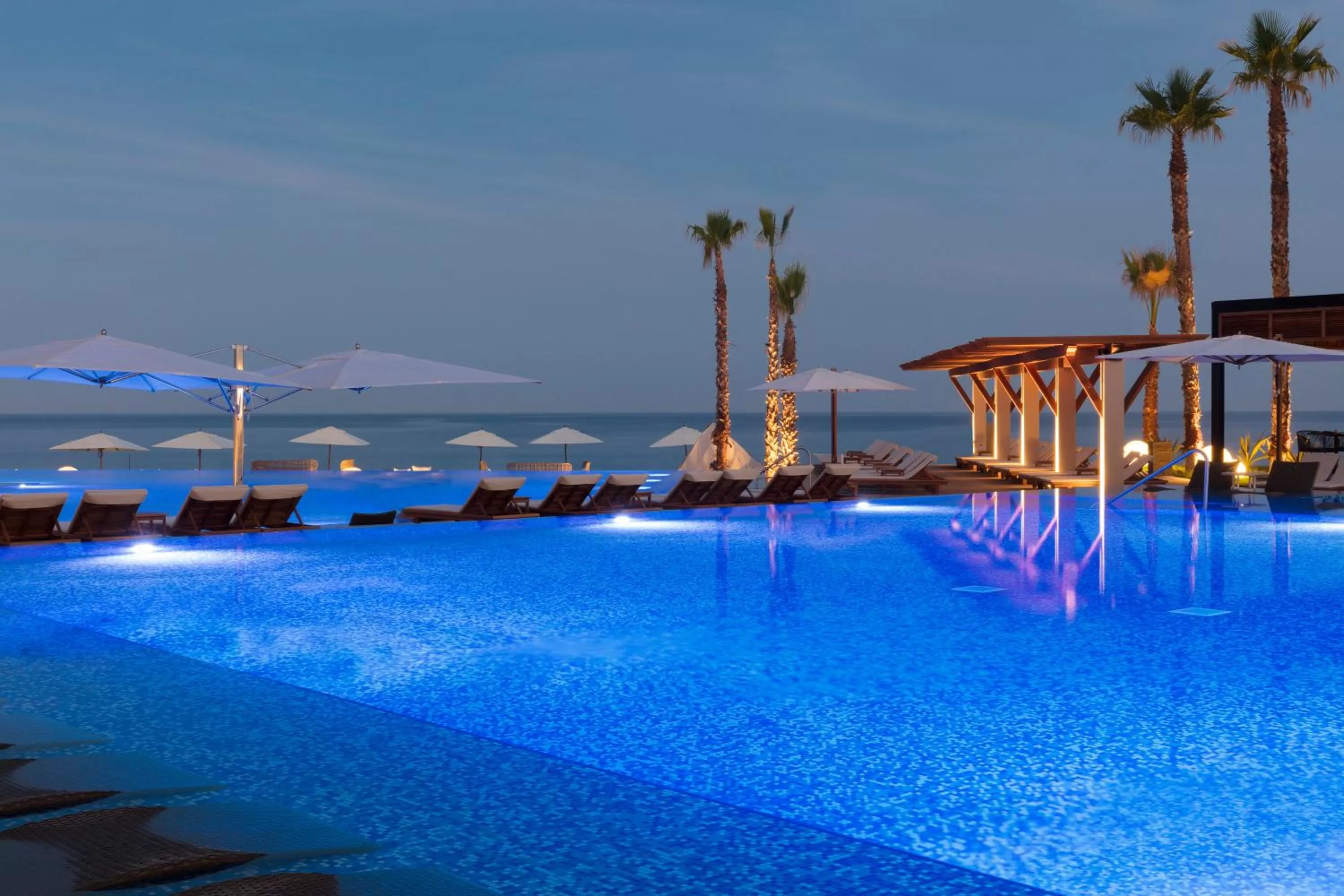 Swimming pool in Krystal Grand Los Cabos - All Inclusive