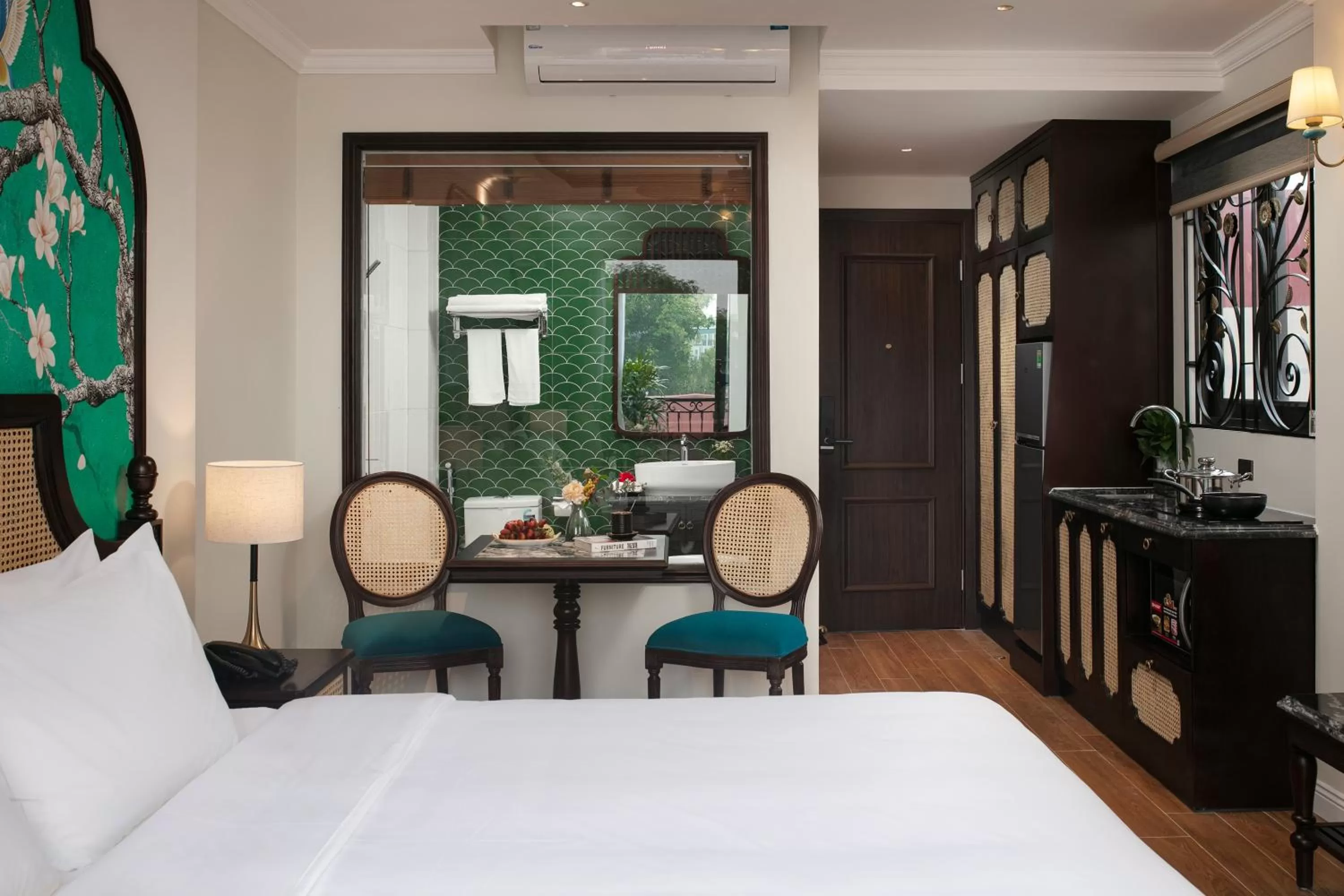 View (from property/room), Bed in La Passion Hanoi Hotel & Apartment