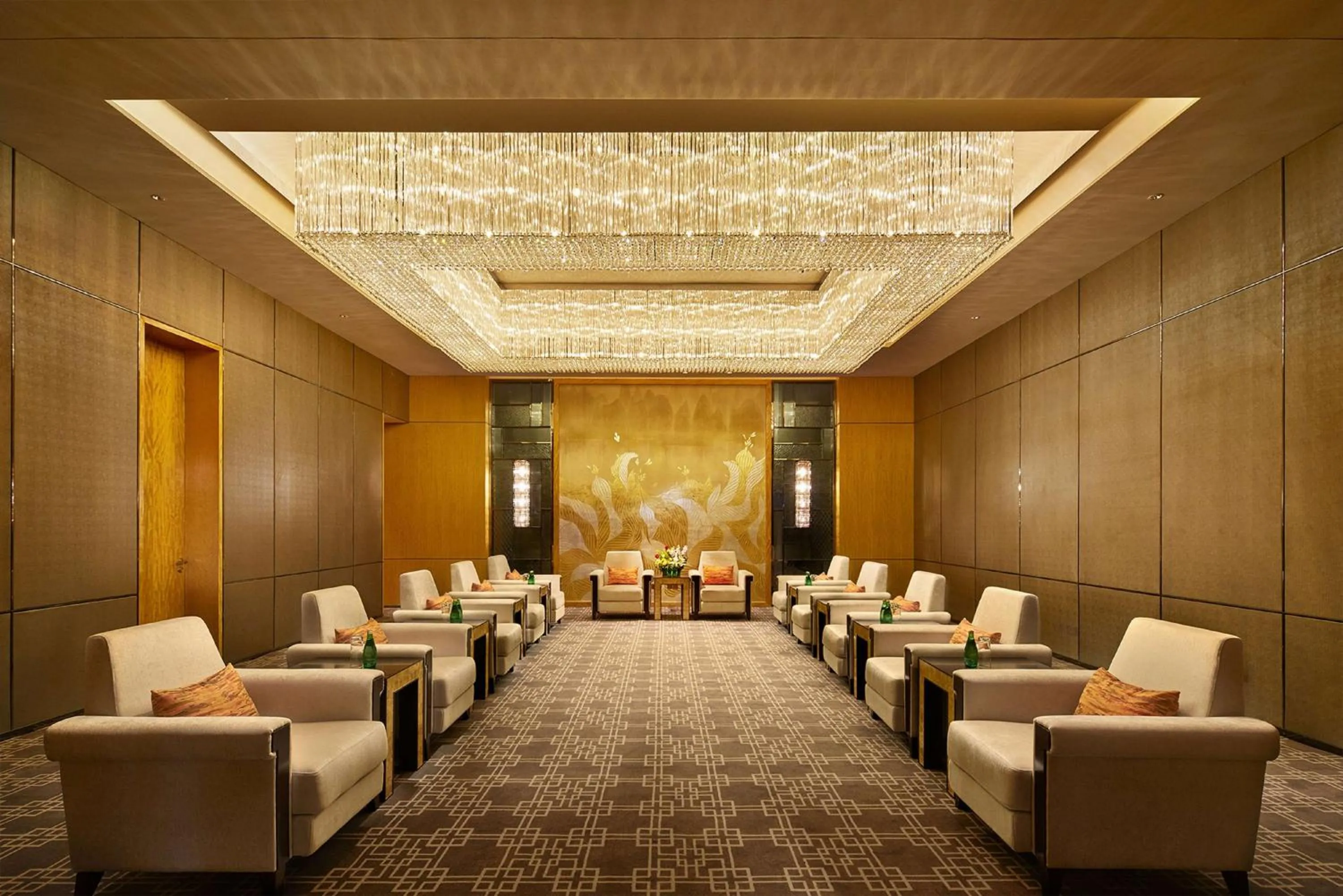 Meeting/conference room in DoubleTree By Hilton Ningbo Beilun