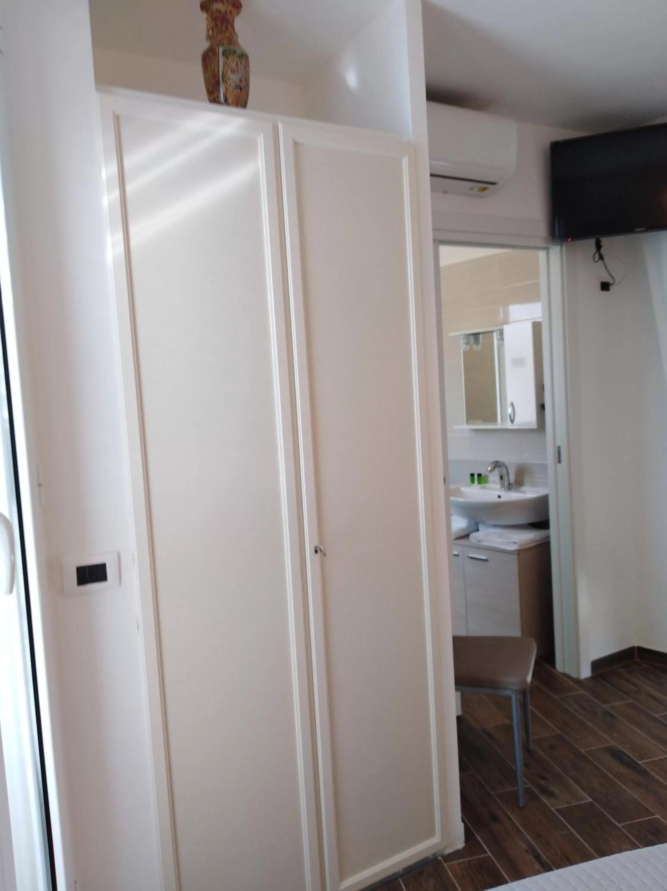 Kitchen or kitchenette in DomuS al Corso B&B