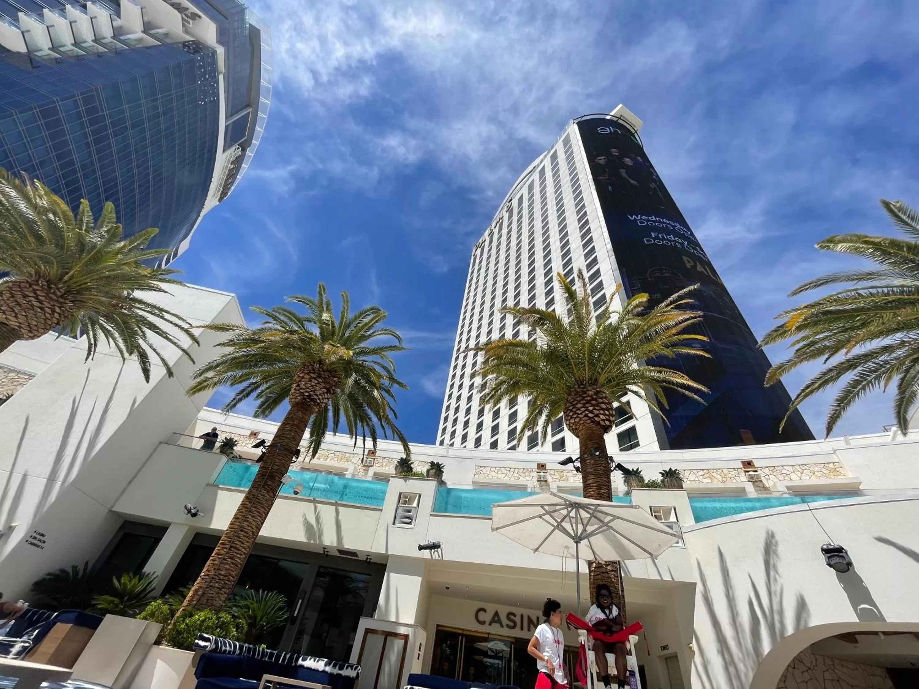 Property building in Vegas Palms HIGH 52nd fl. 1BDR corner penthouse 1220sqft
