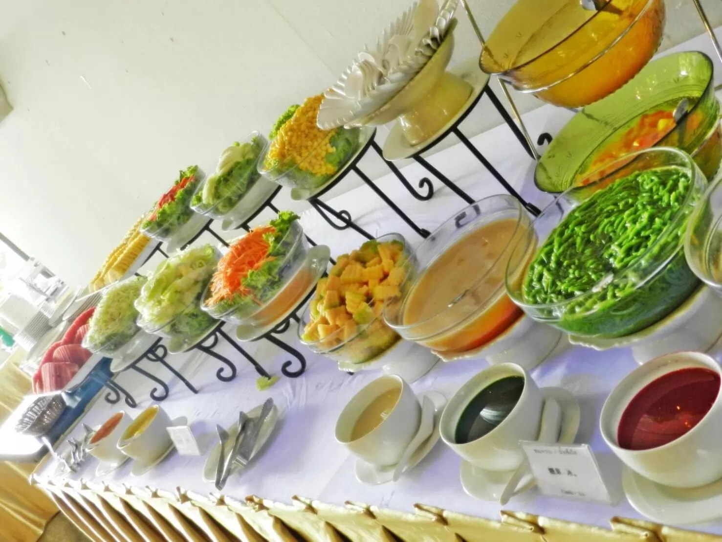 Restaurant/places to eat in Niran Grand Hotel