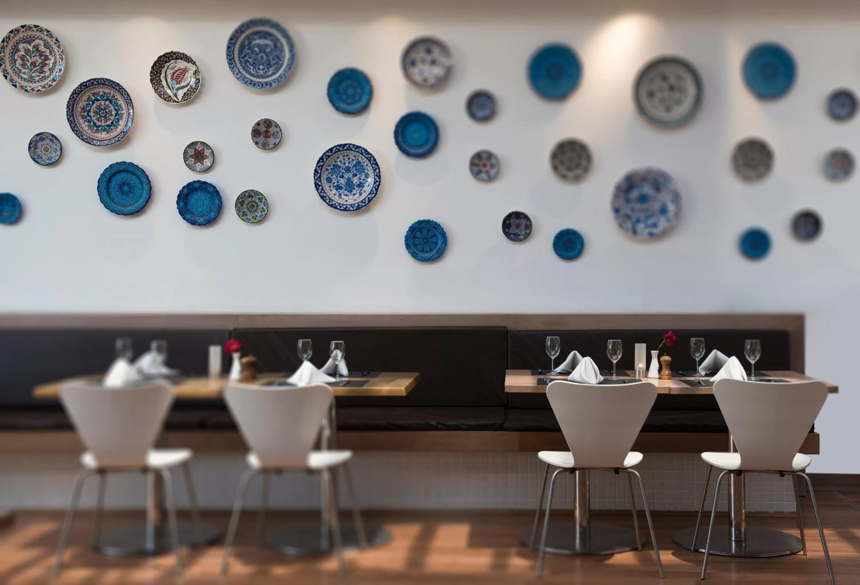 Restaurant/places to eat in Barut B Suites