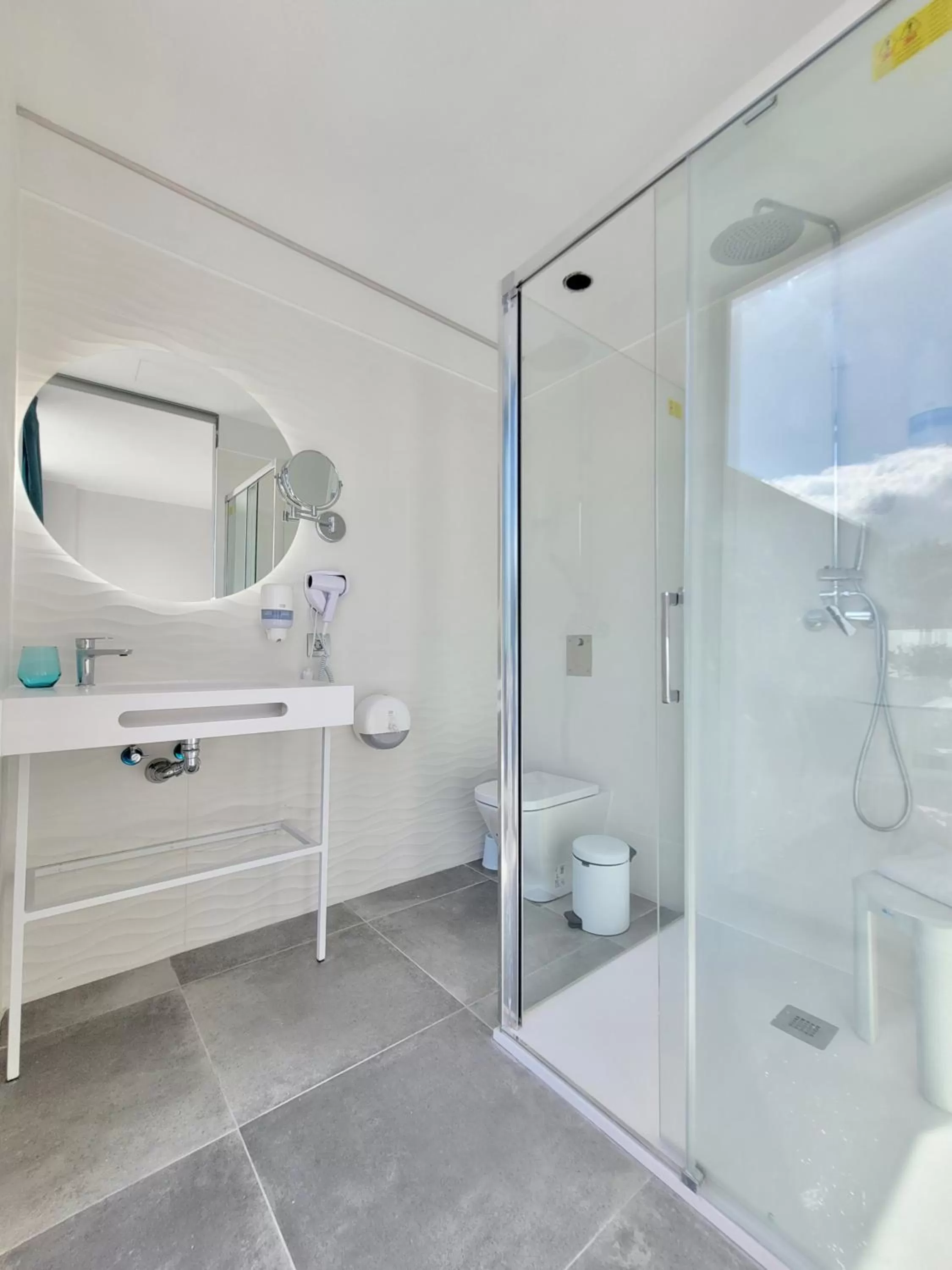 Shower in Puerto Azul