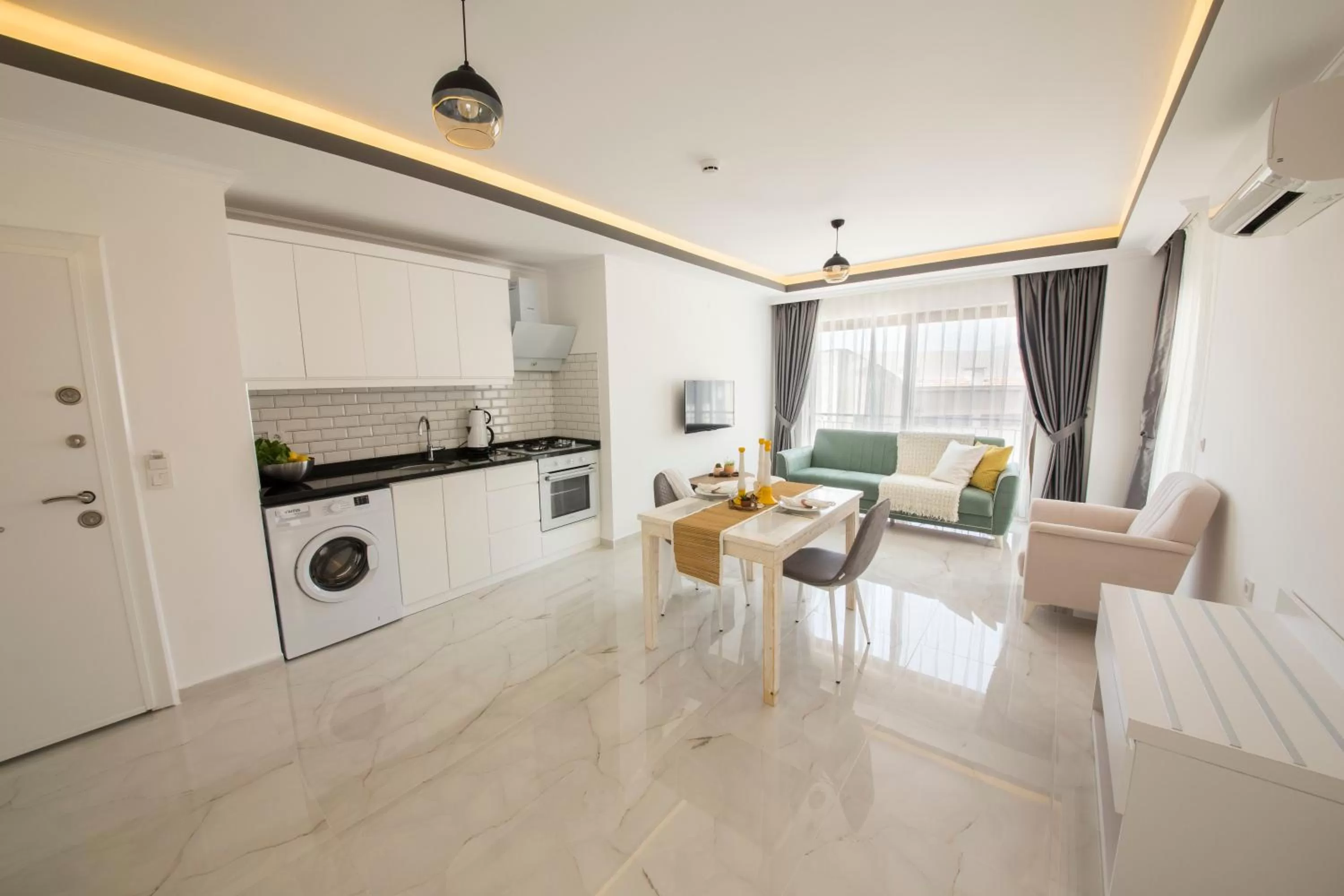 Dining area in Cedrus Suites