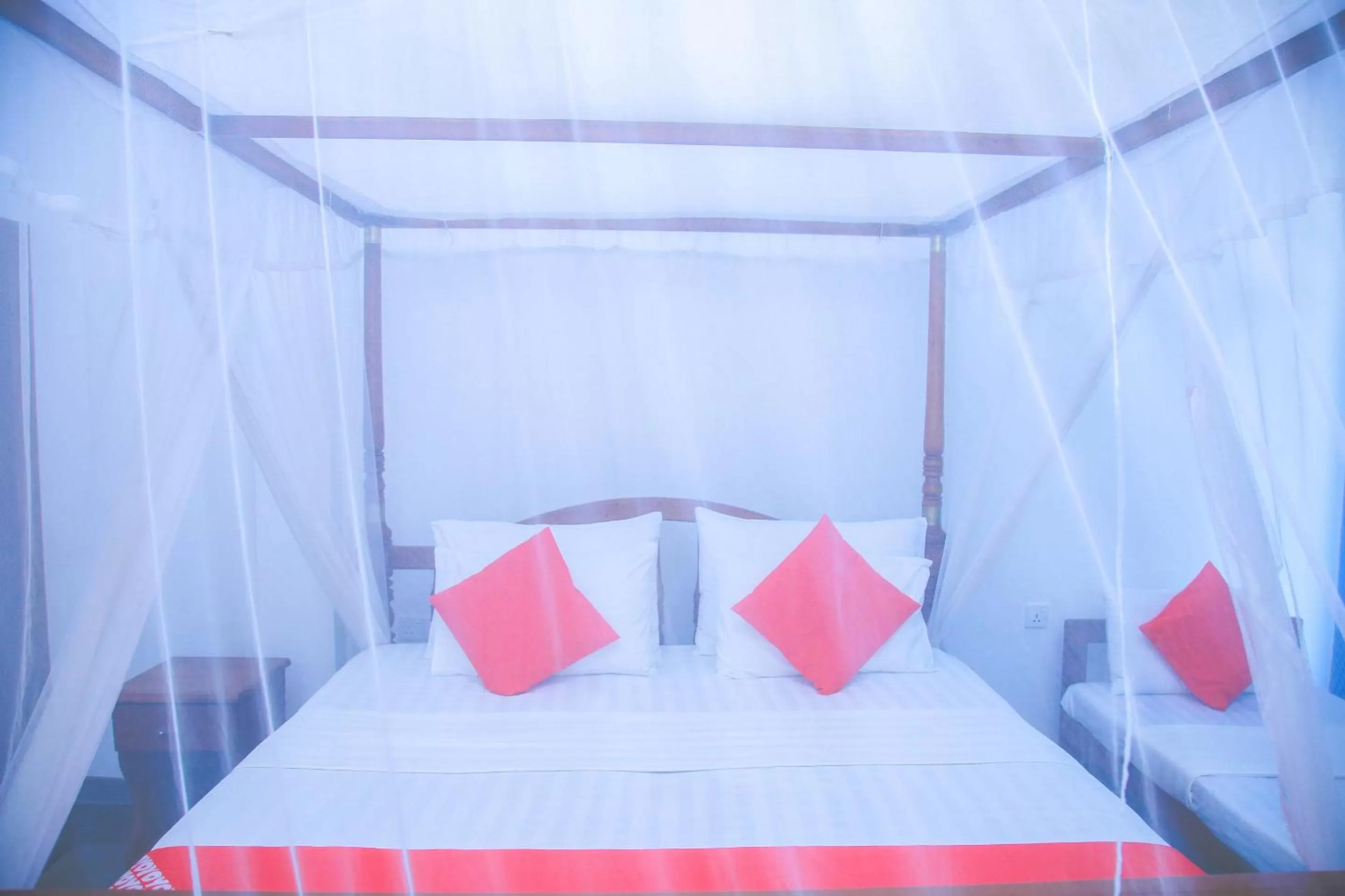 Bedroom, Bed in Surf Sea Breeze