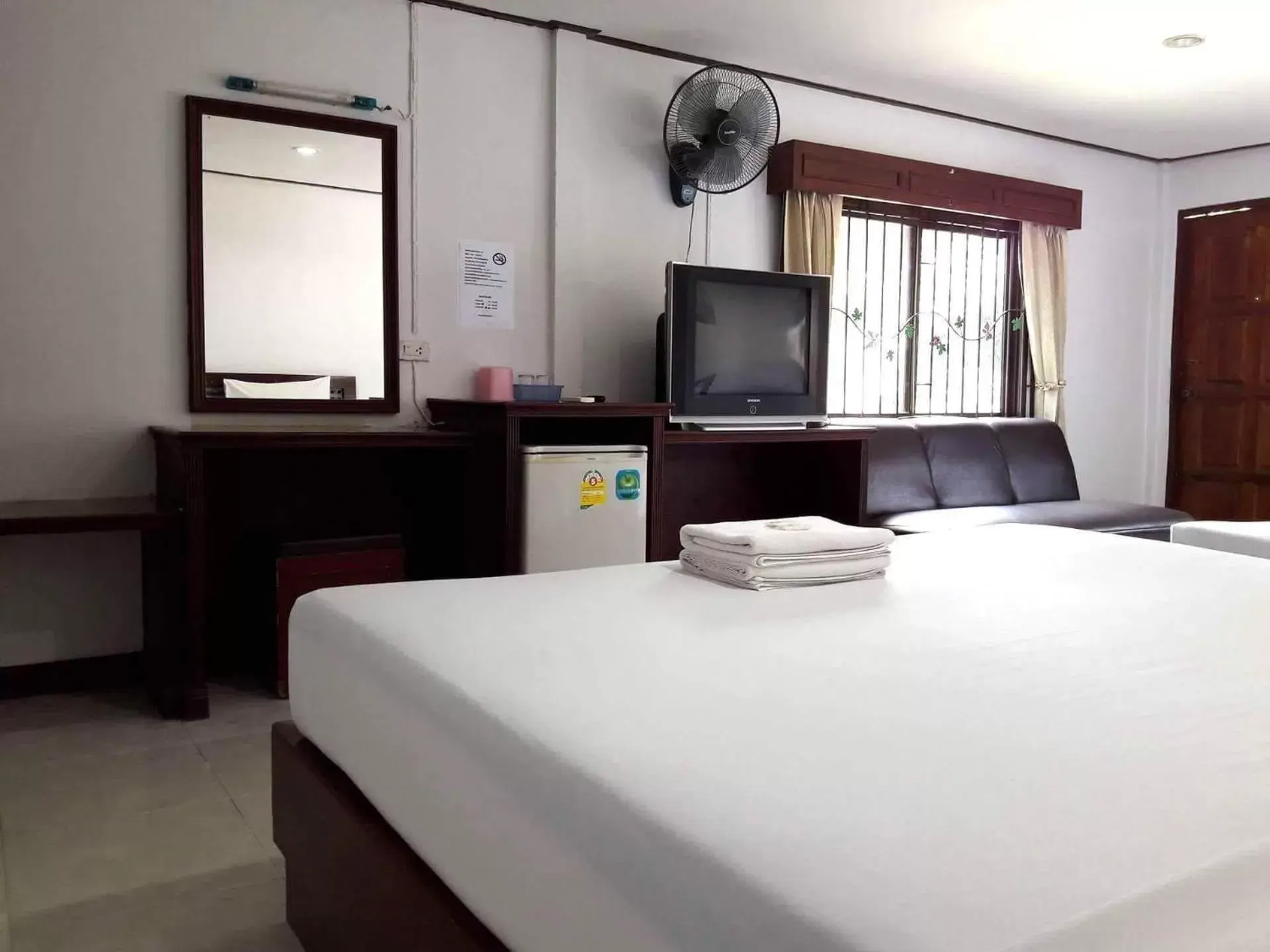 Standard Quadruple Room in โรงแรมฟ้าพราวฝน Fah Proud Fon Hotel Standard Quadruple Room in โรงแรมฟ้าพราวฝน Fah Proud Fon Hotel