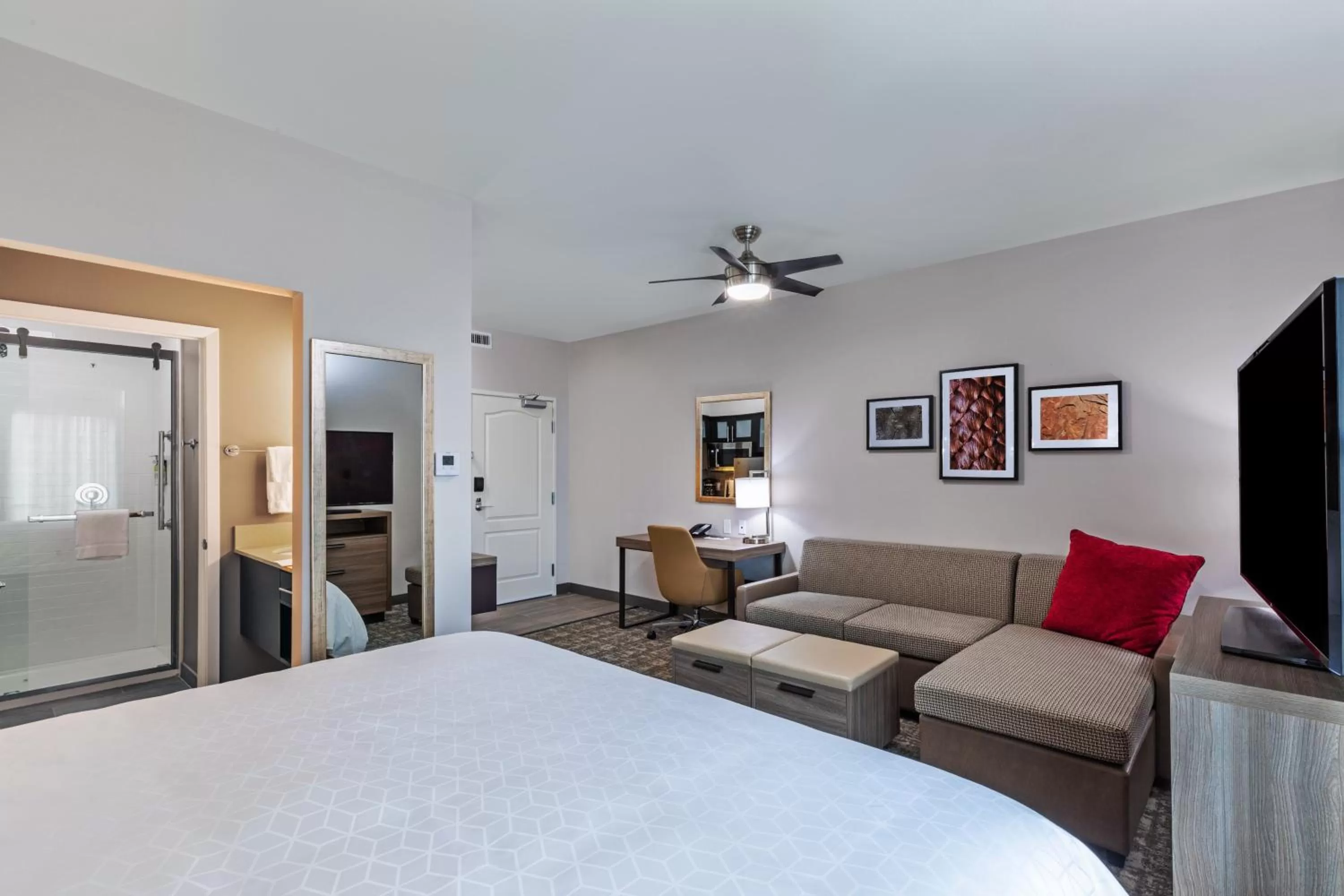 Photo of the whole room, Bed in Staybridge Suites - Houston IAH Airport East by IHG
