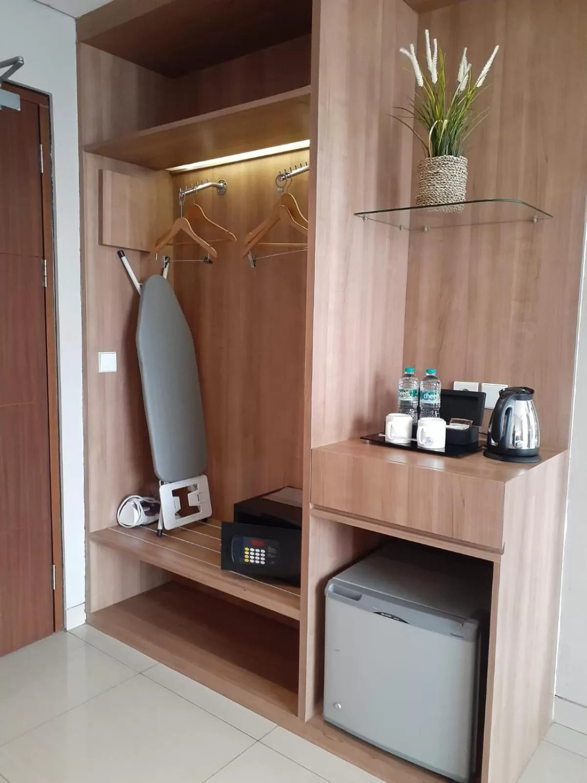 wardrobe in Antero Hotel Jababeka Cikarang