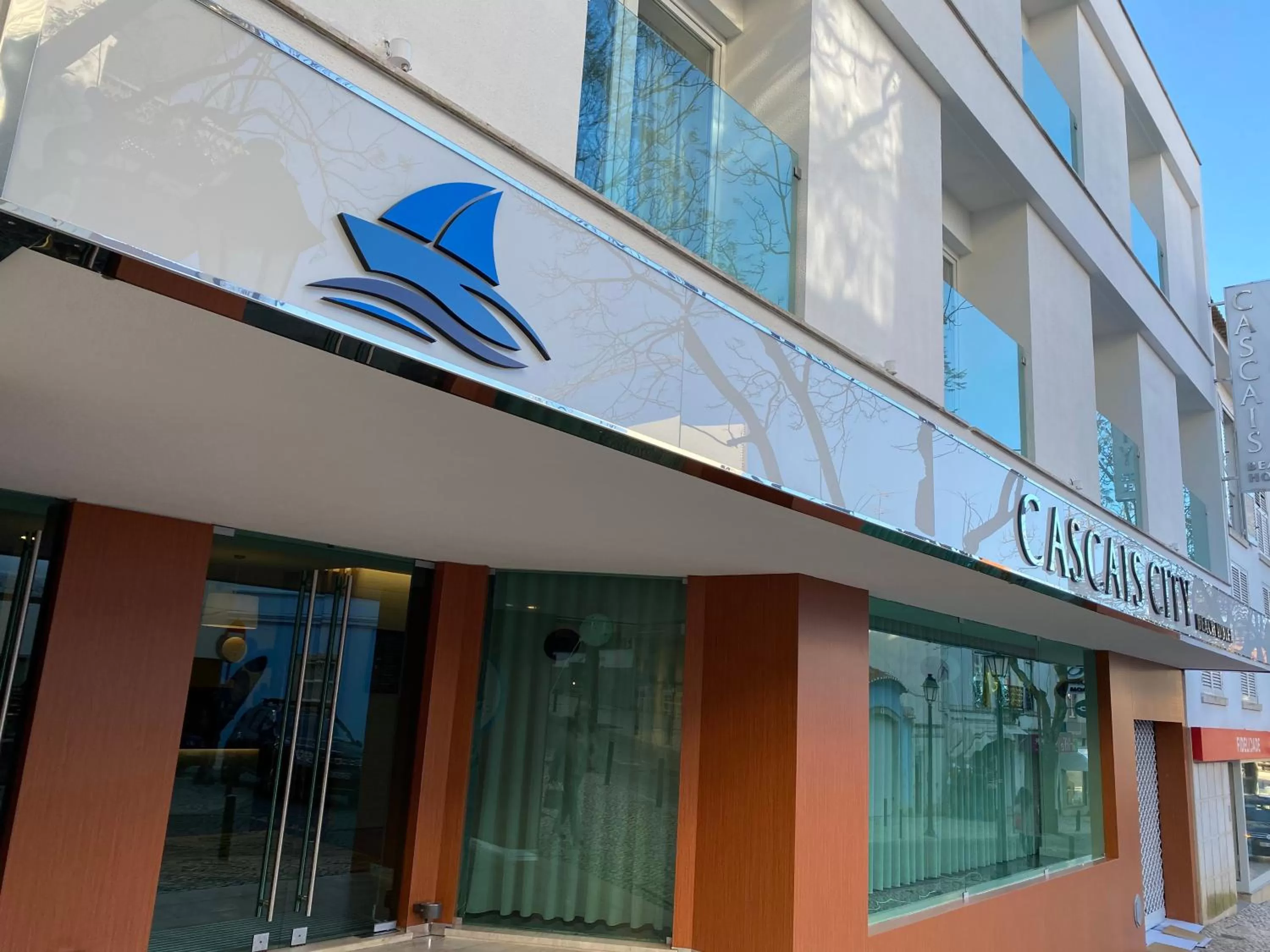 Facade/entrance in Cascais City & Beach Hotel