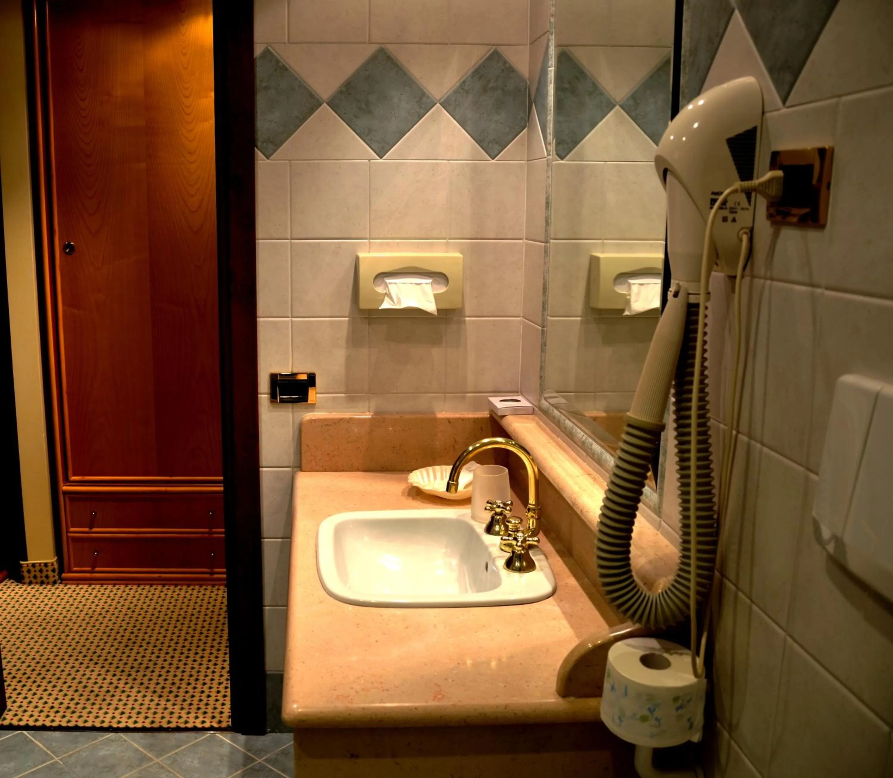 Bathroom in Relais Leon d'Oro