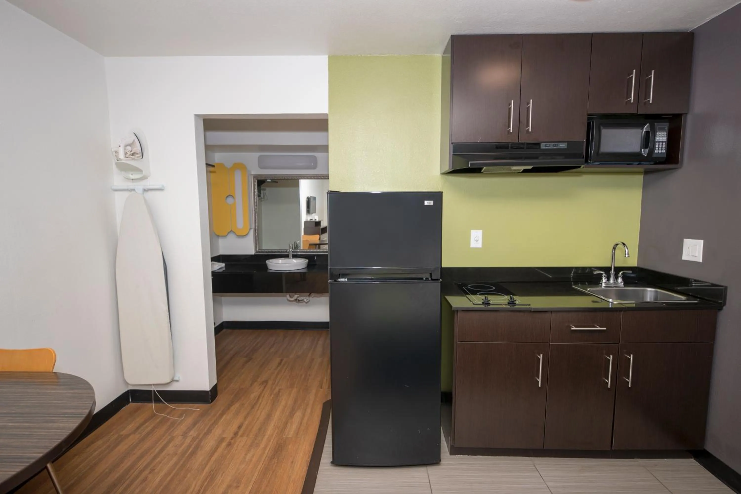 Kitchen or kitchenette in Studio 6-Tyler, TX