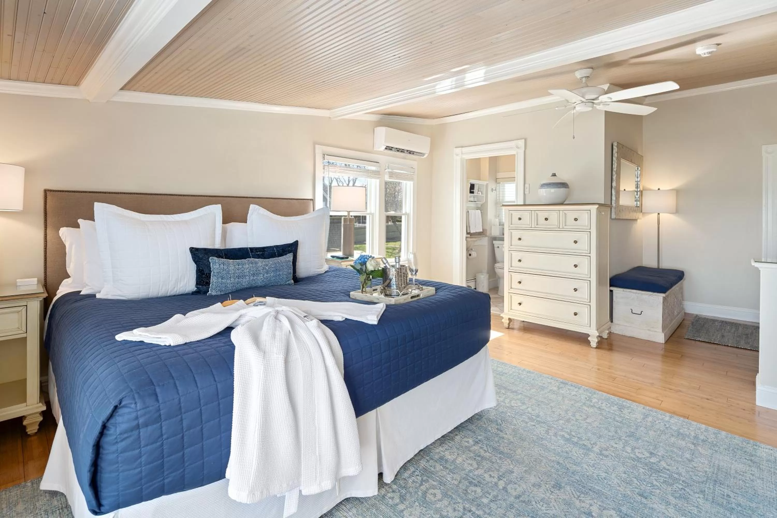 Bed in Inn on the Sound