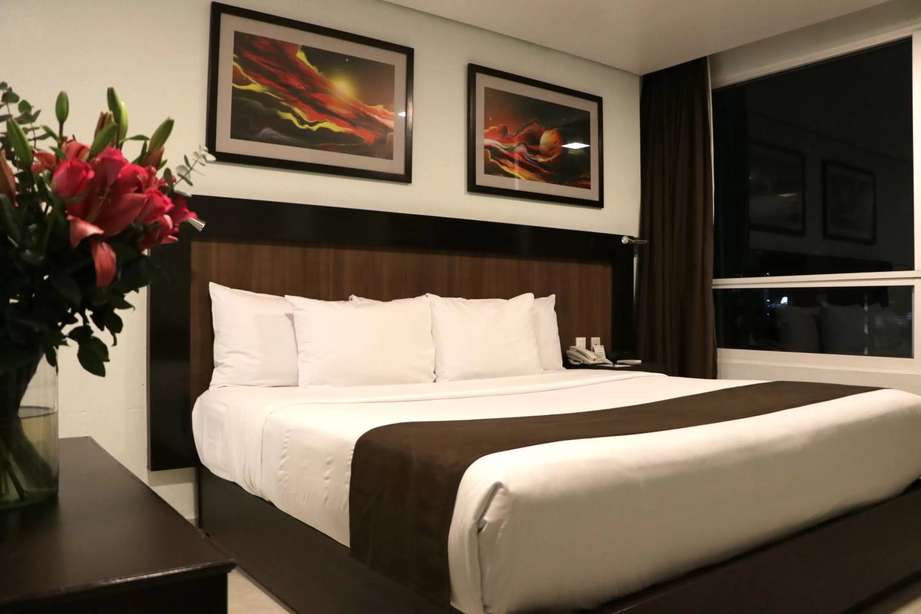 Bed in Hotel & Suites PF