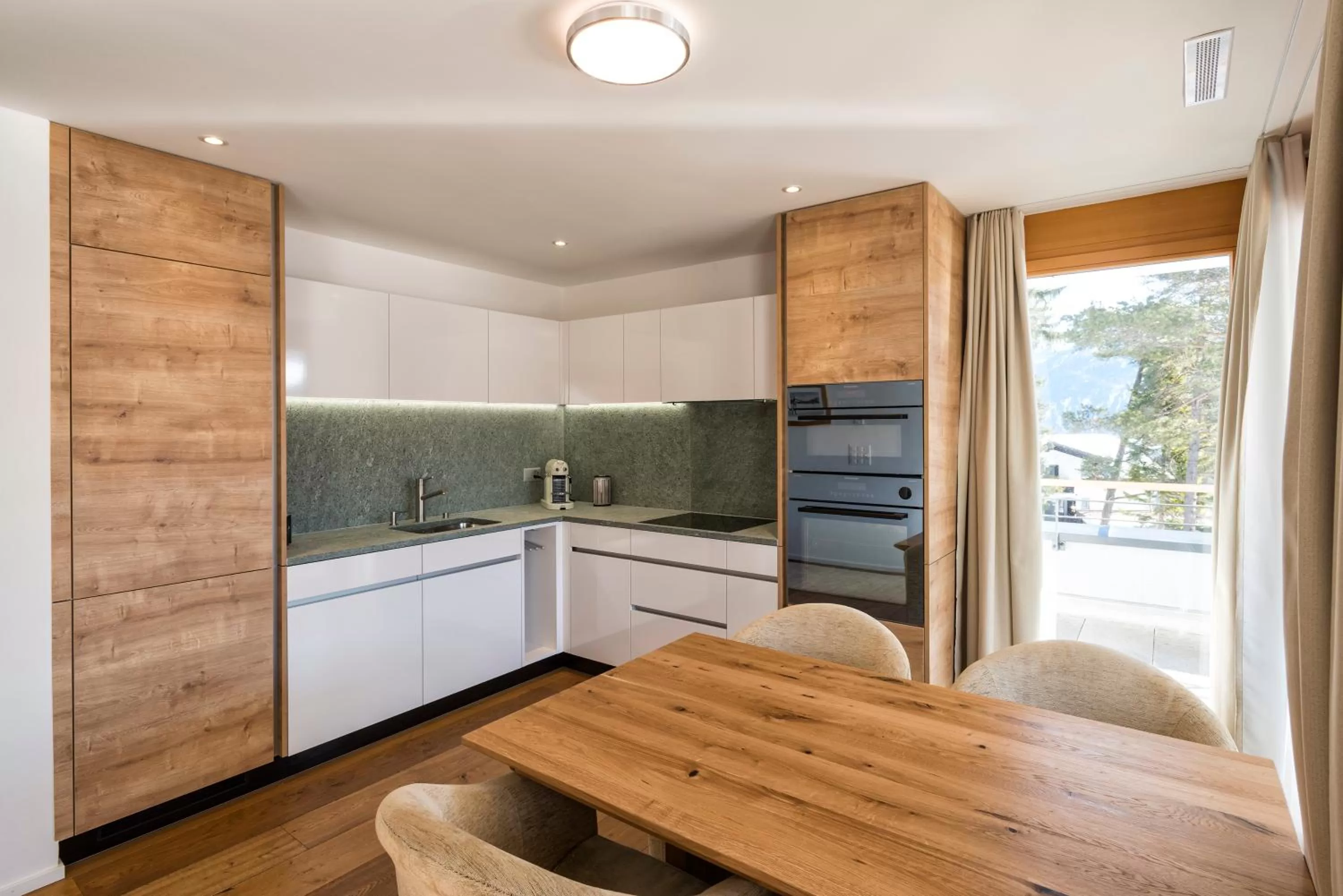 Dining area in Hotel Sarain Active Mountain Resort