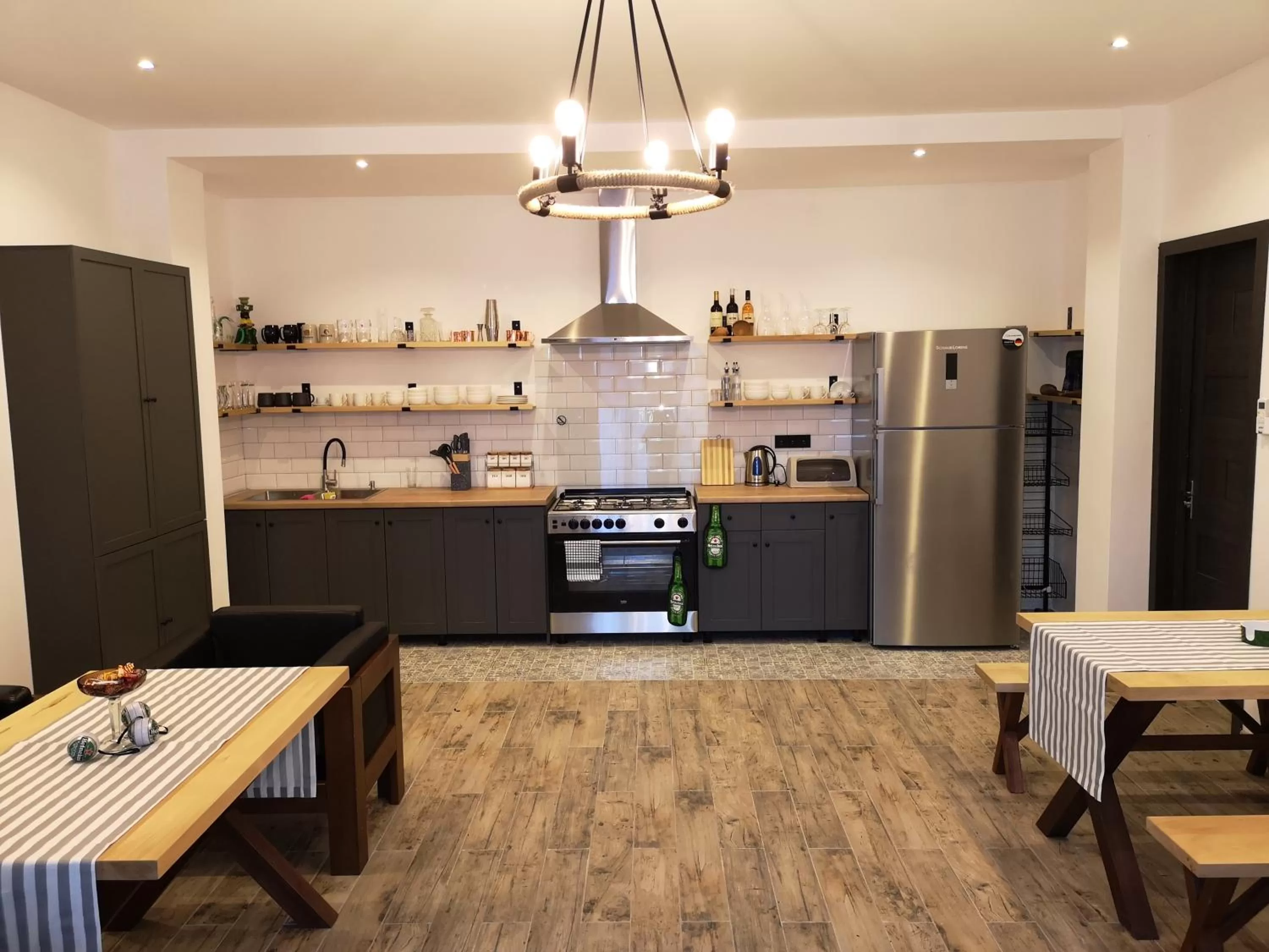 Kitchen or kitchenette, Kitchen/Kitchenette in Level Up Hotel & Restaurant