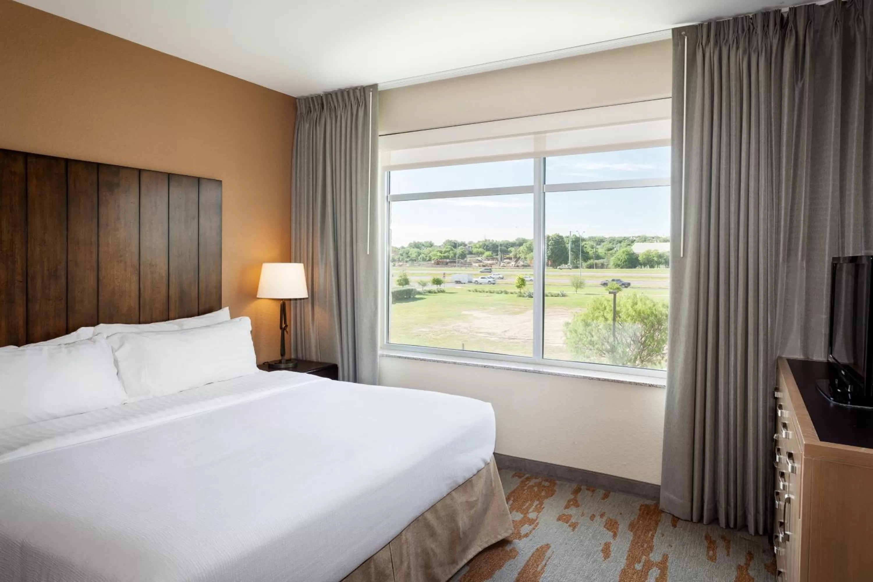 Photo of the whole room, Bed in Holiday Inn San Antonio Northwest- SeaWorld Area by IHG