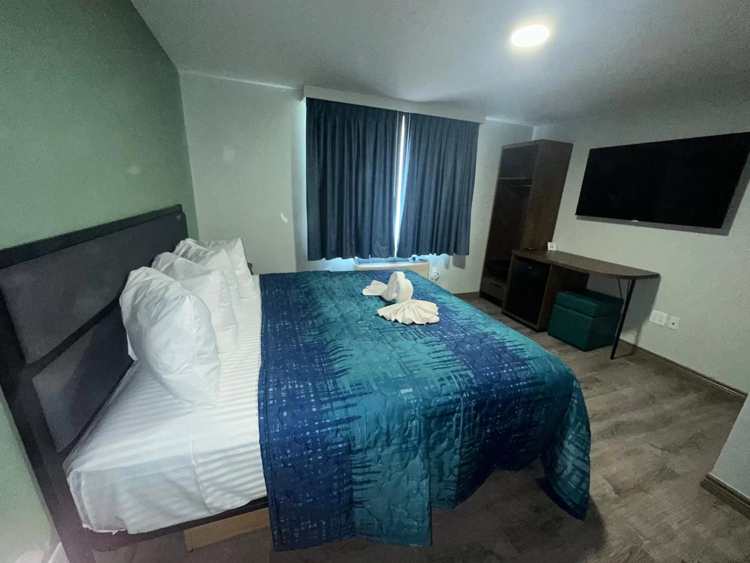 Bed in Hotel Liberty Inn & Suites-JFK Airport- La Guardia Airport