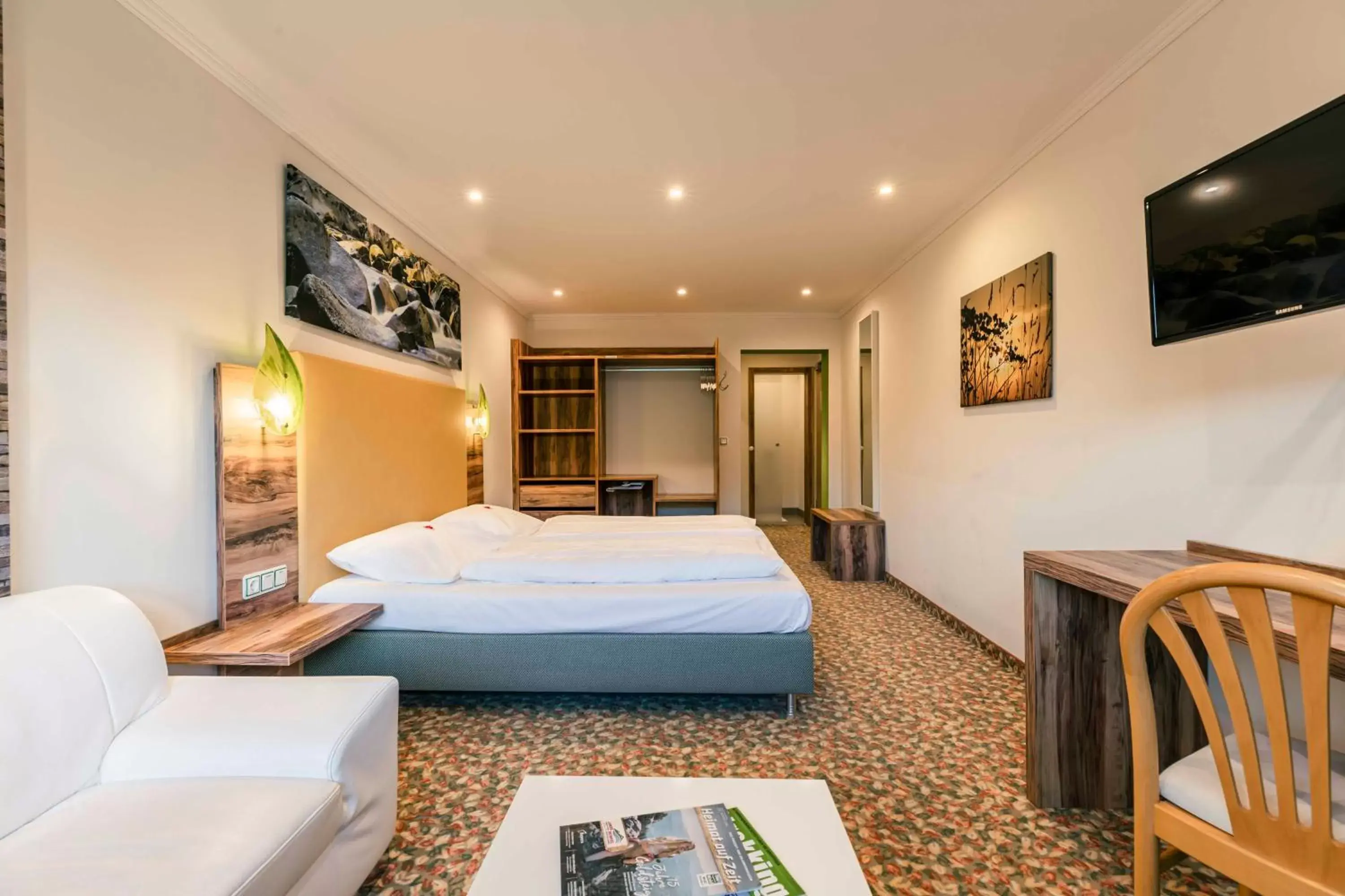 Comfort Double Room in Landhotel GrünWies -Bonsai-Wellness Garni Comfort Double Room in Landhotel GrünWies -Bonsai-Wellness Garni