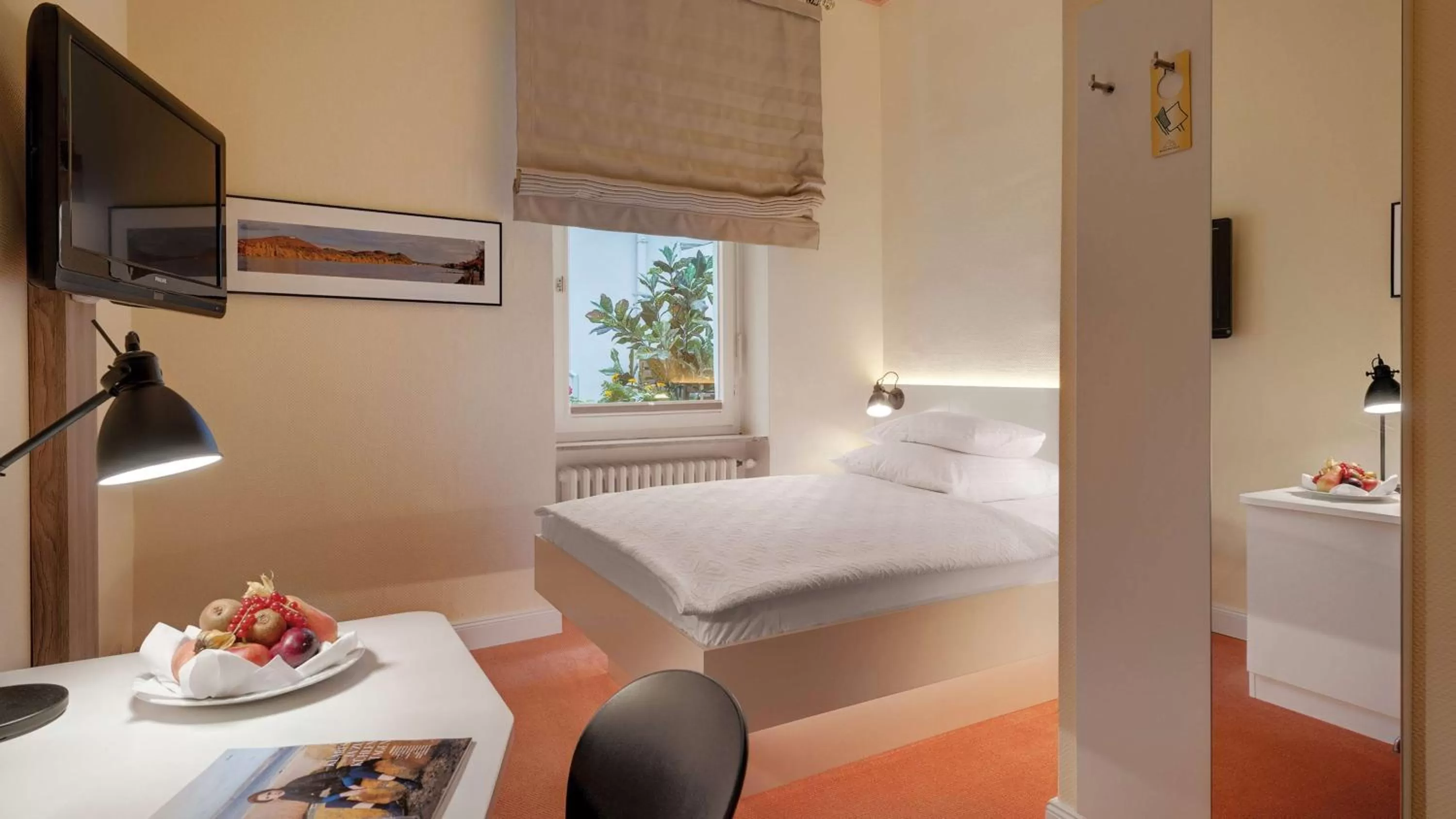 Bedroom, Bed in Rheinhotel Dreesen